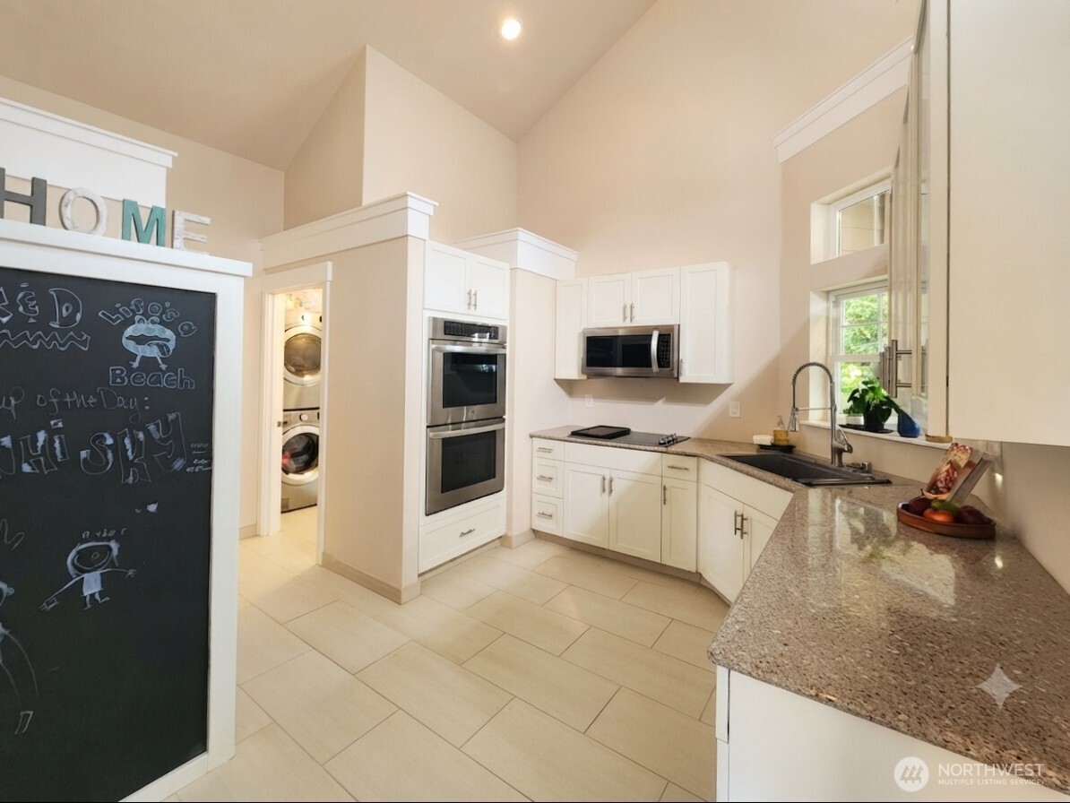662 Point Brown Avenue Property Photo 12