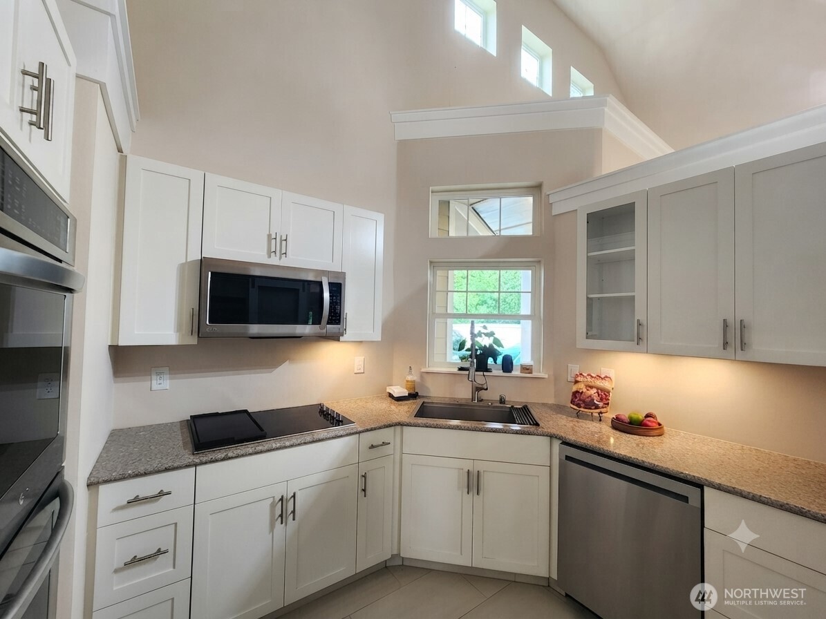 662 Point Brown Avenue Property Photo 13