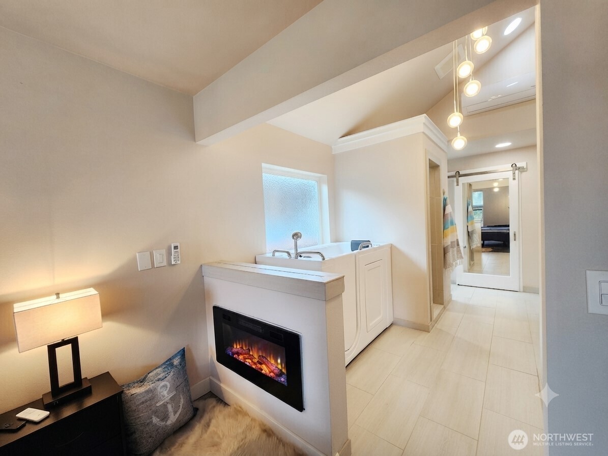 662 Point Brown Avenue Property Photo 18