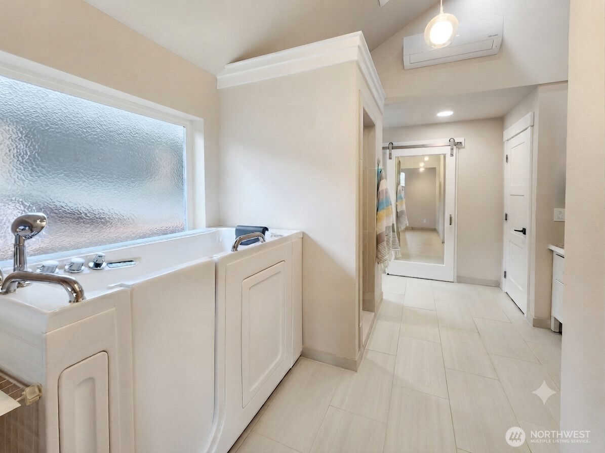662 Point Brown Avenue Property Photo 19