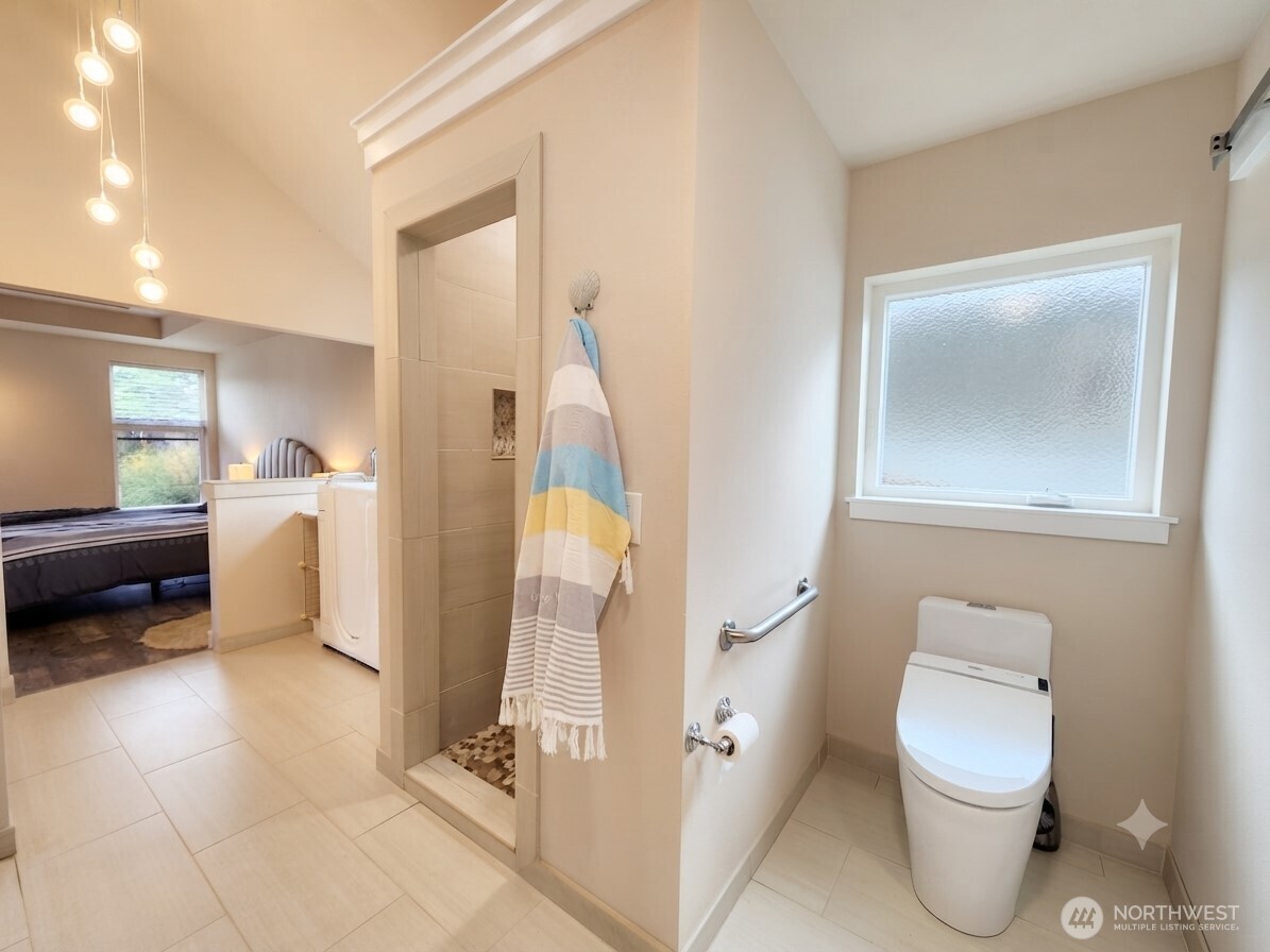 662 Point Brown Avenue Property Photo 22