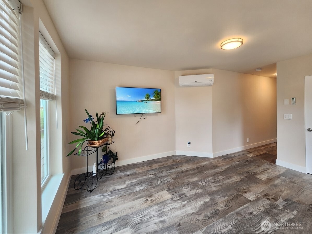 662 Point Brown Avenue Property Photo 29