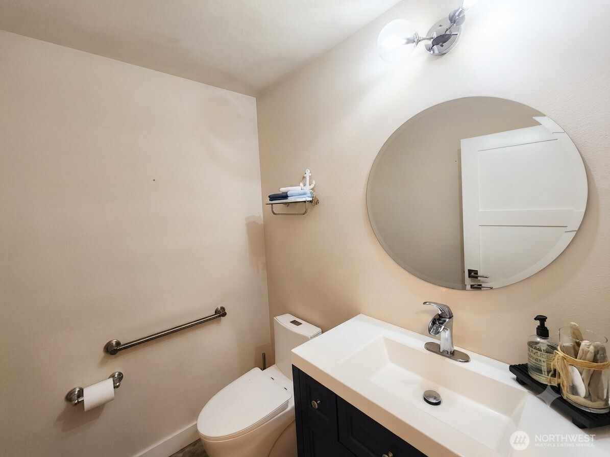662 Point Brown Avenue Property Photo 31