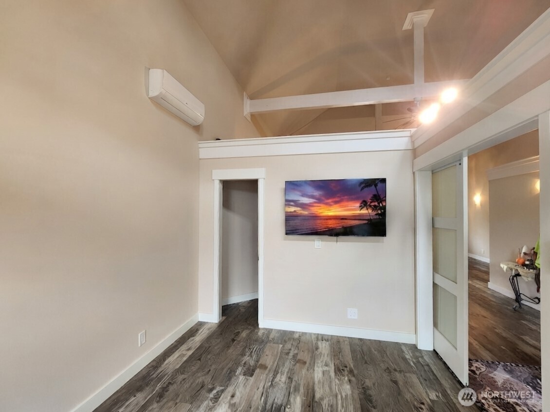 662 Point Brown Avenue Property Photo 32