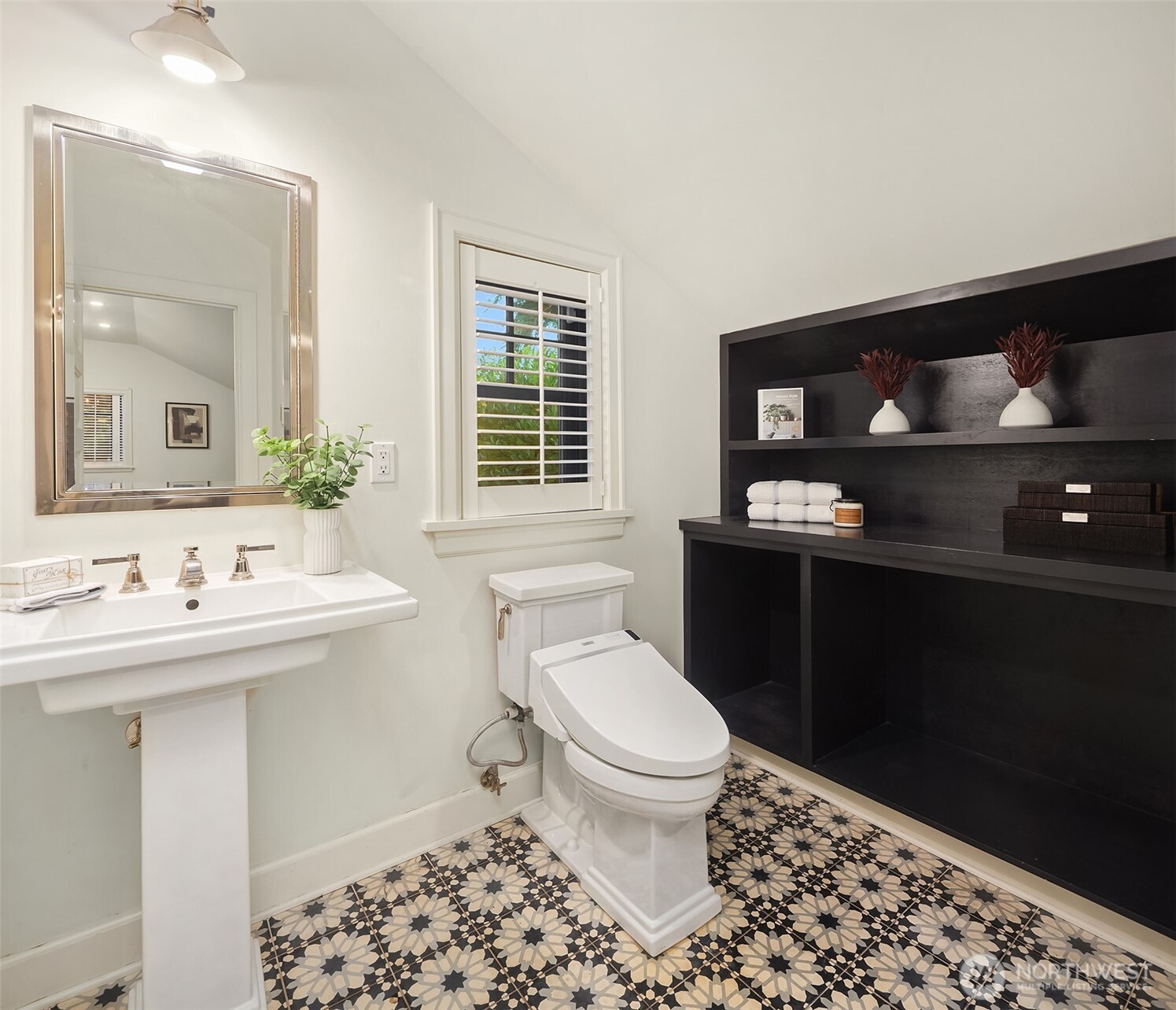 1060 Spruce Street Property Photo 20