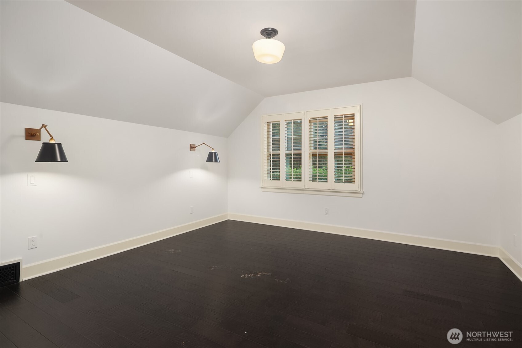 1060 Spruce Street Property Photo 22