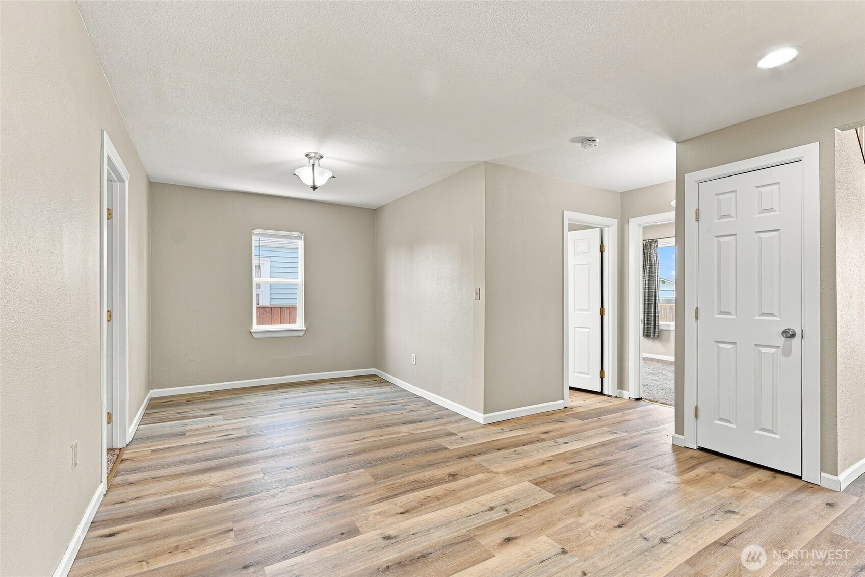 1016 E 61st Street Property Photo 14
