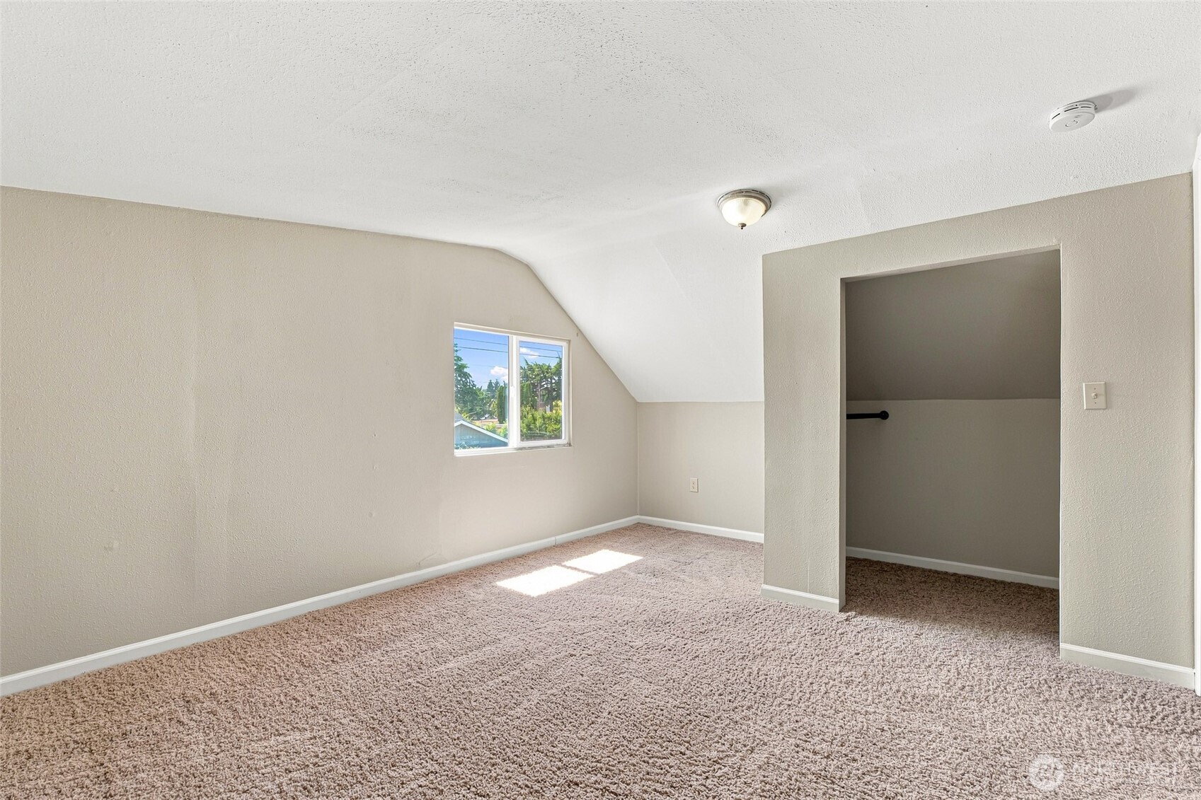 1016 E 61st Street Property Photo 29