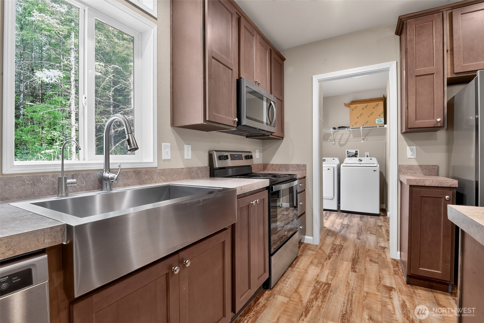 27129 Lake Riley Property Photo 12