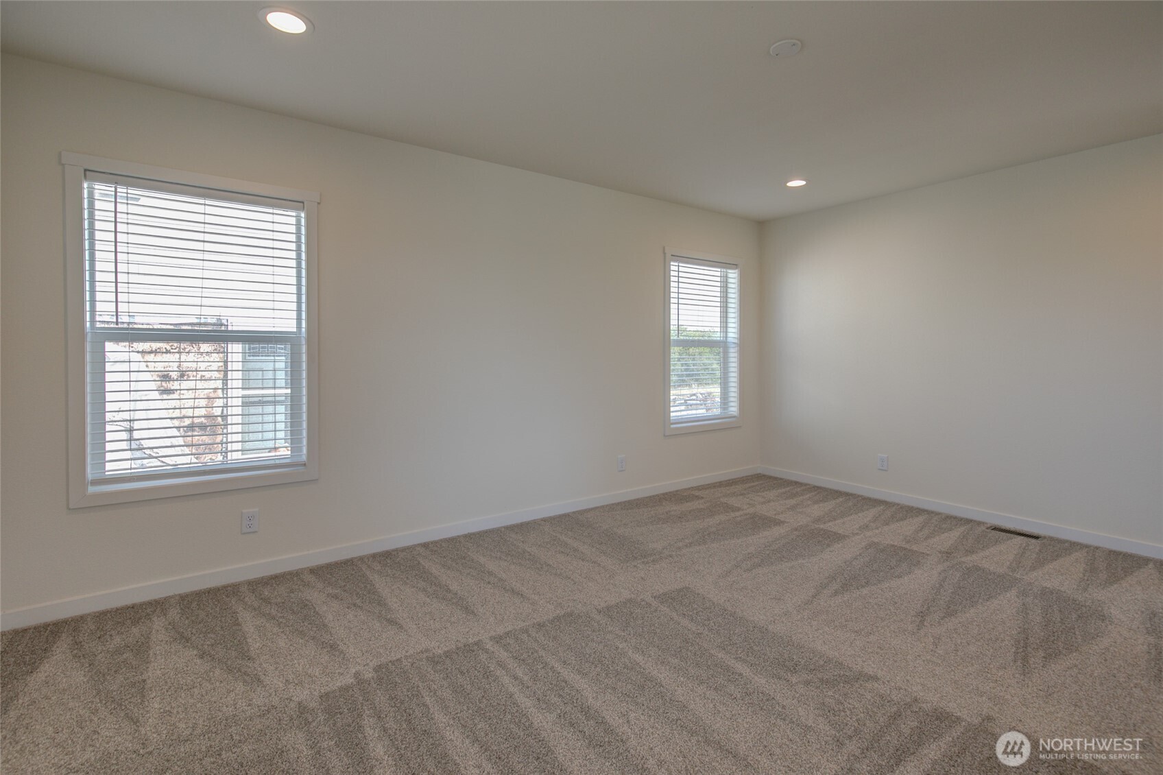 1246 Camero Loop Property Photo 4