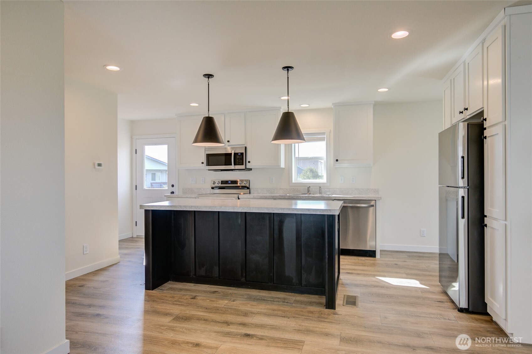 1246 Camero Loop Property Photo 7
