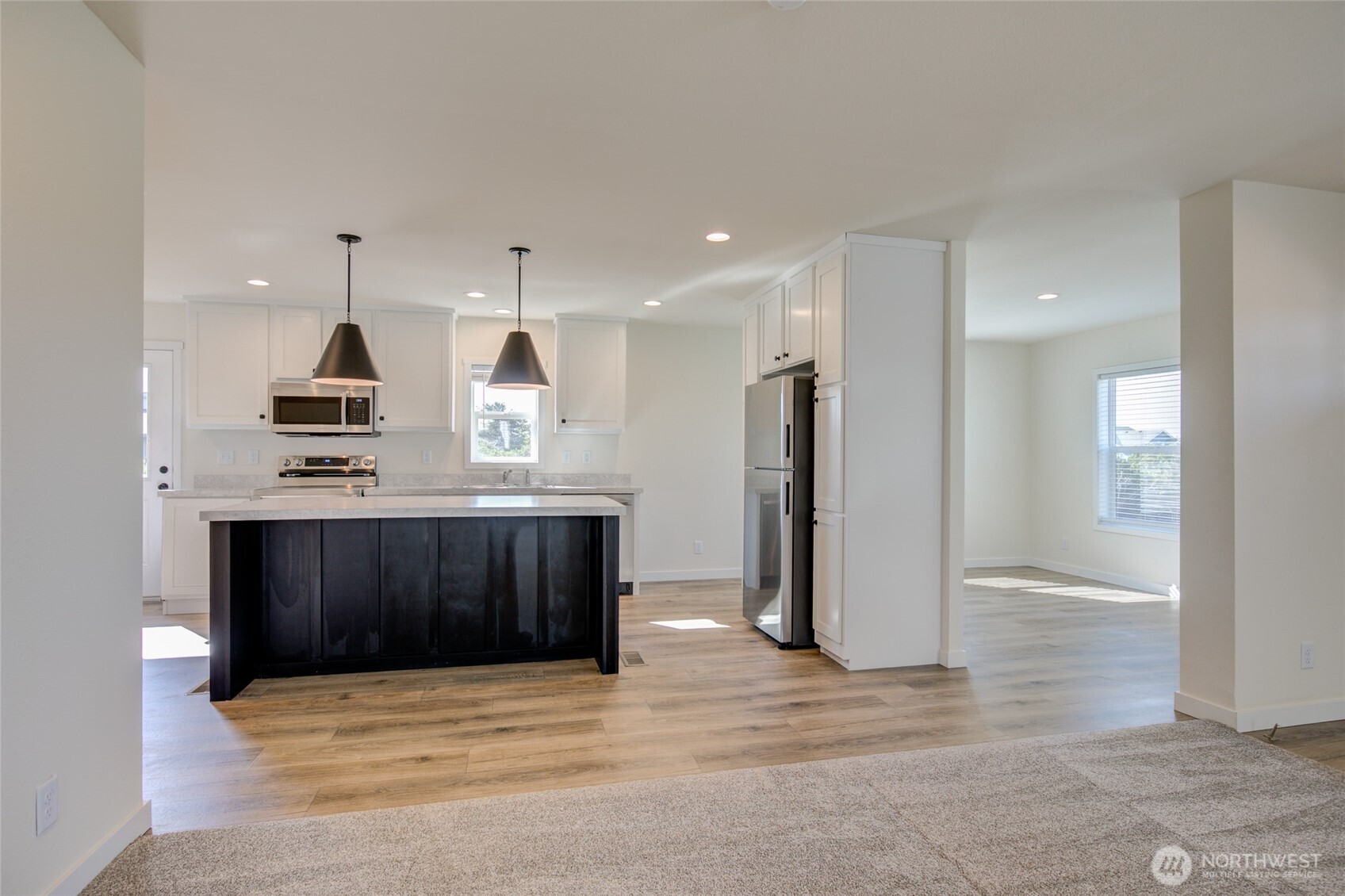 1246 Camero Loop Property Photo 8