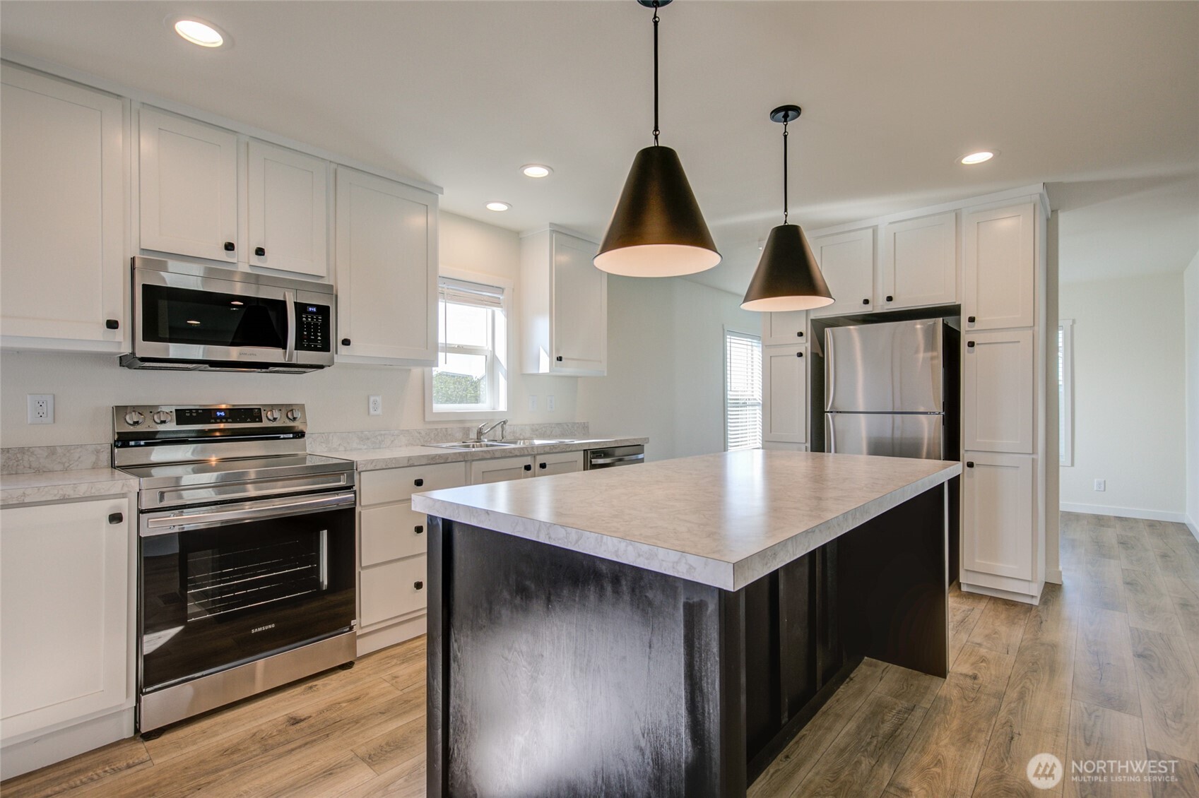 1246 Camero Loop Property Photo 9