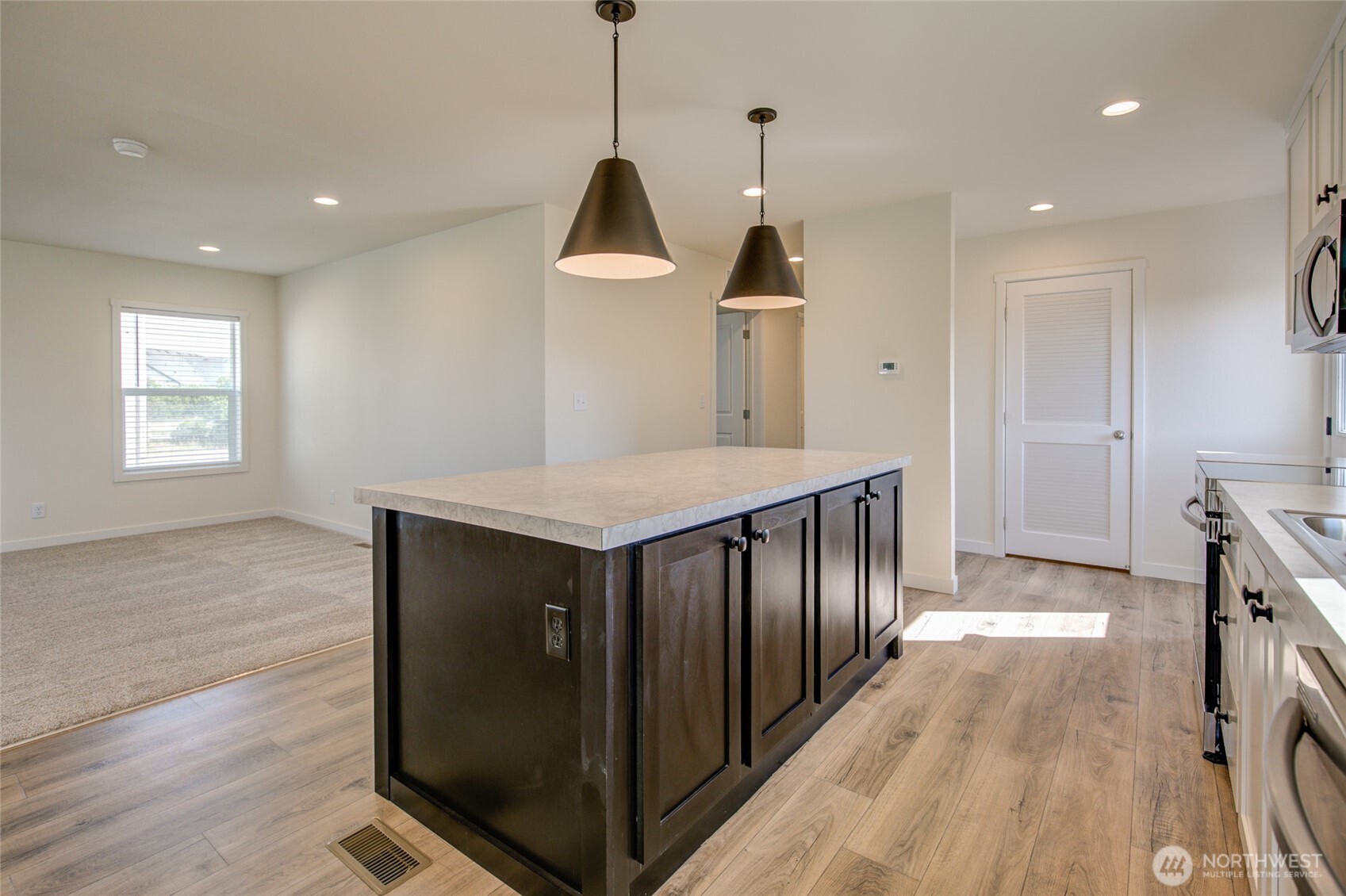 1246 Camero Loop Property Photo 13