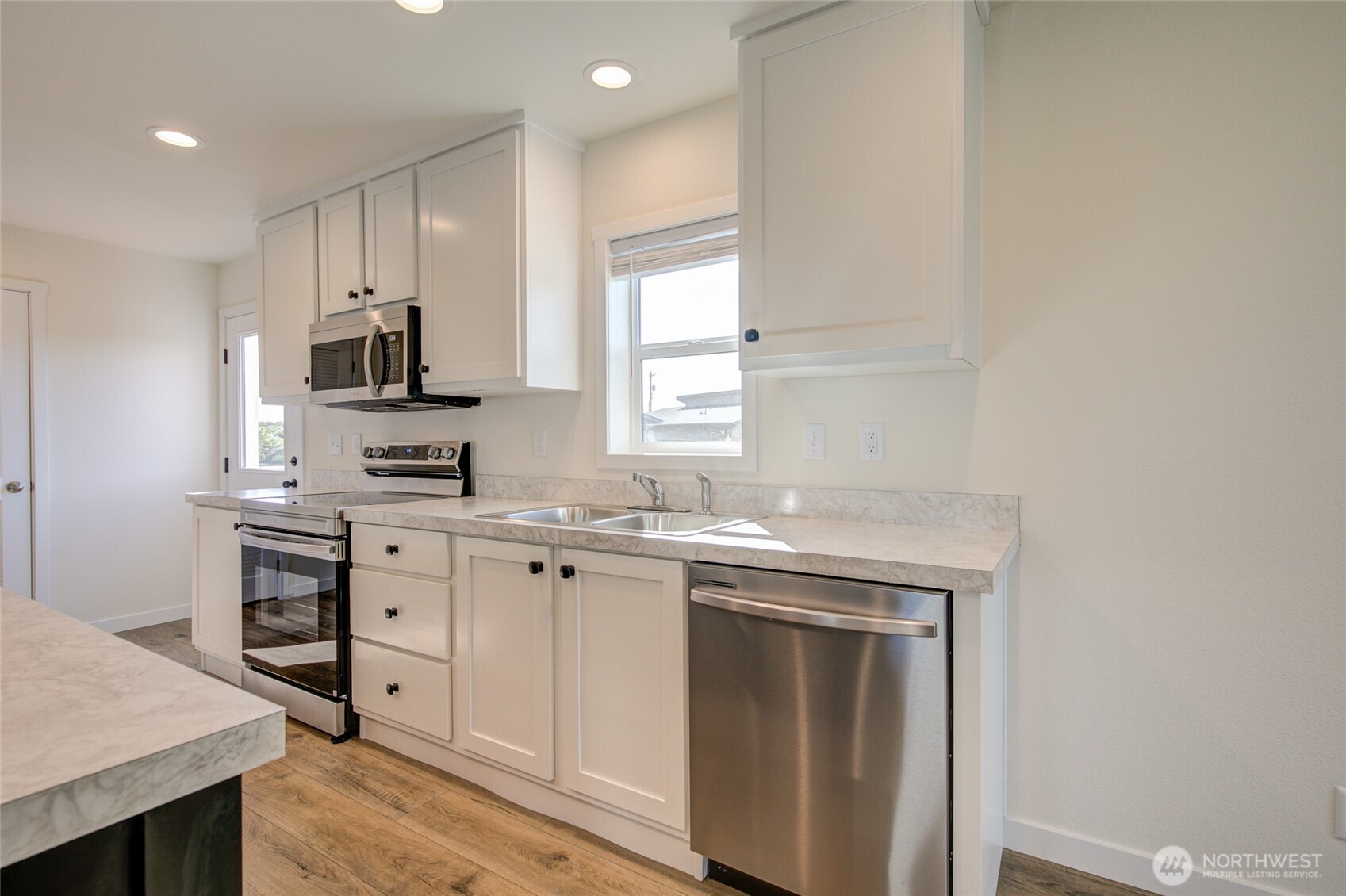 1246 Camero Loop Property Photo 14