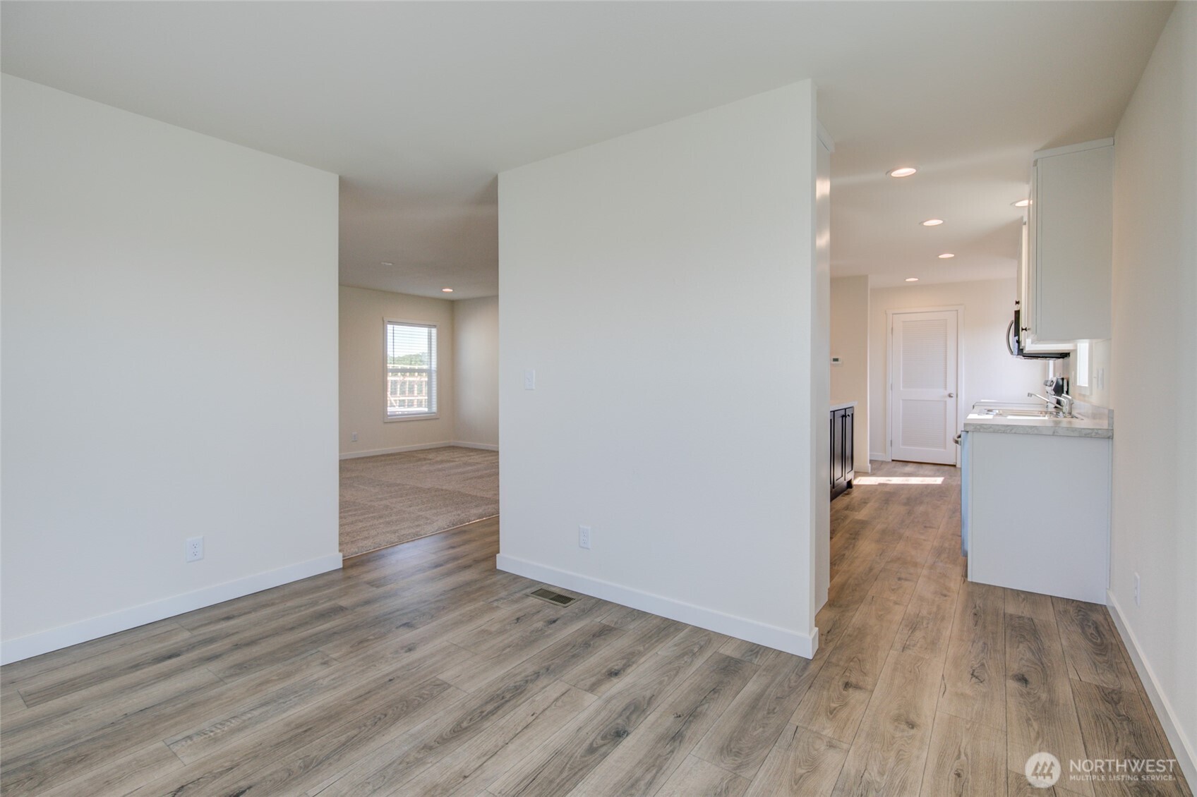 1246 Camero Loop Property Photo 16