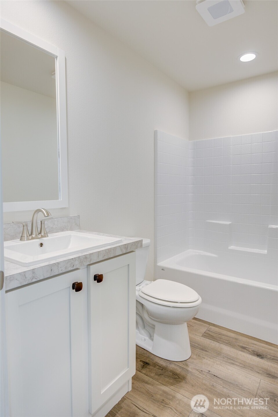 1246 Camero Loop Property Photo 18