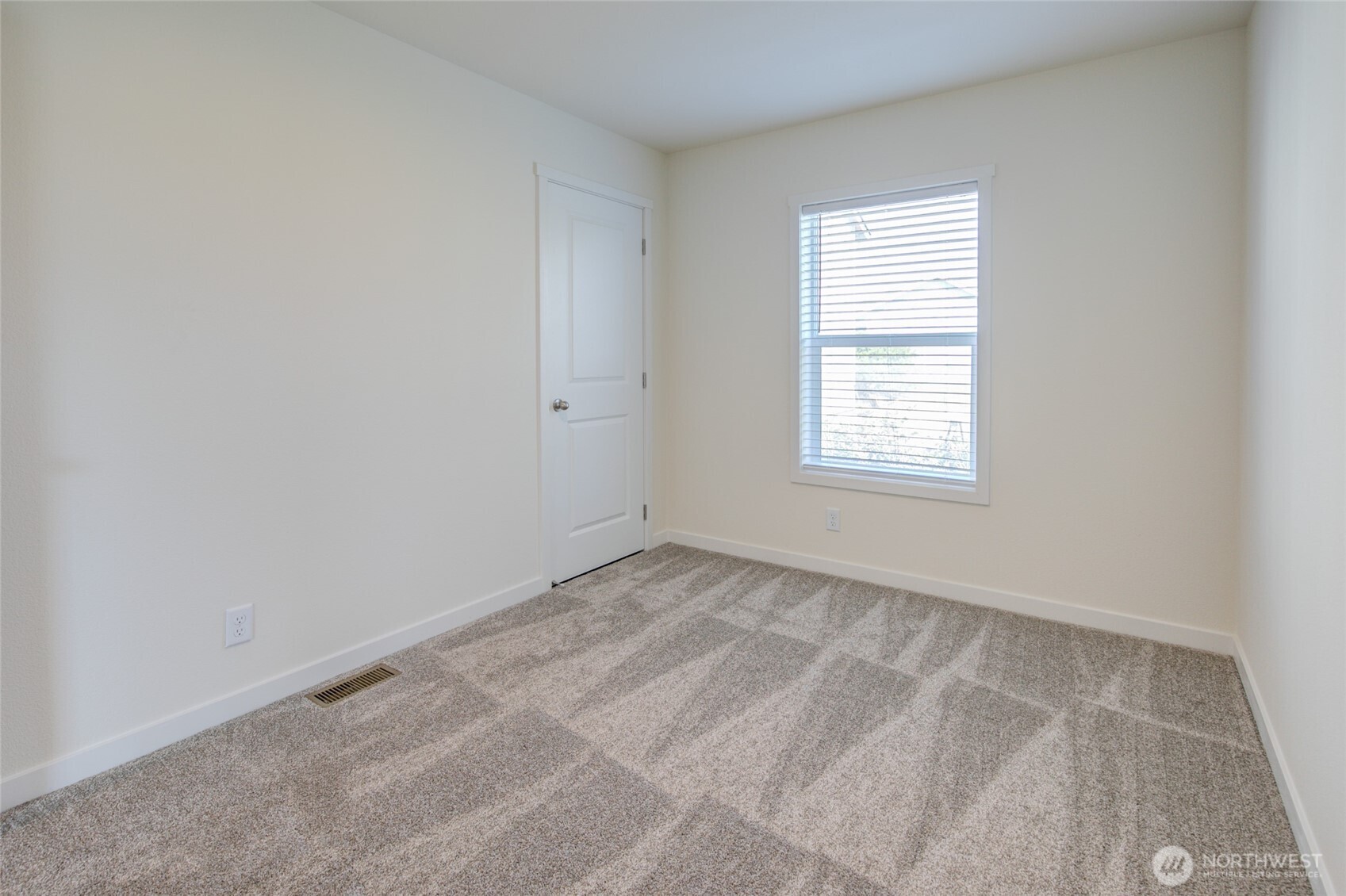 1246 Camero Loop Property Photo 19