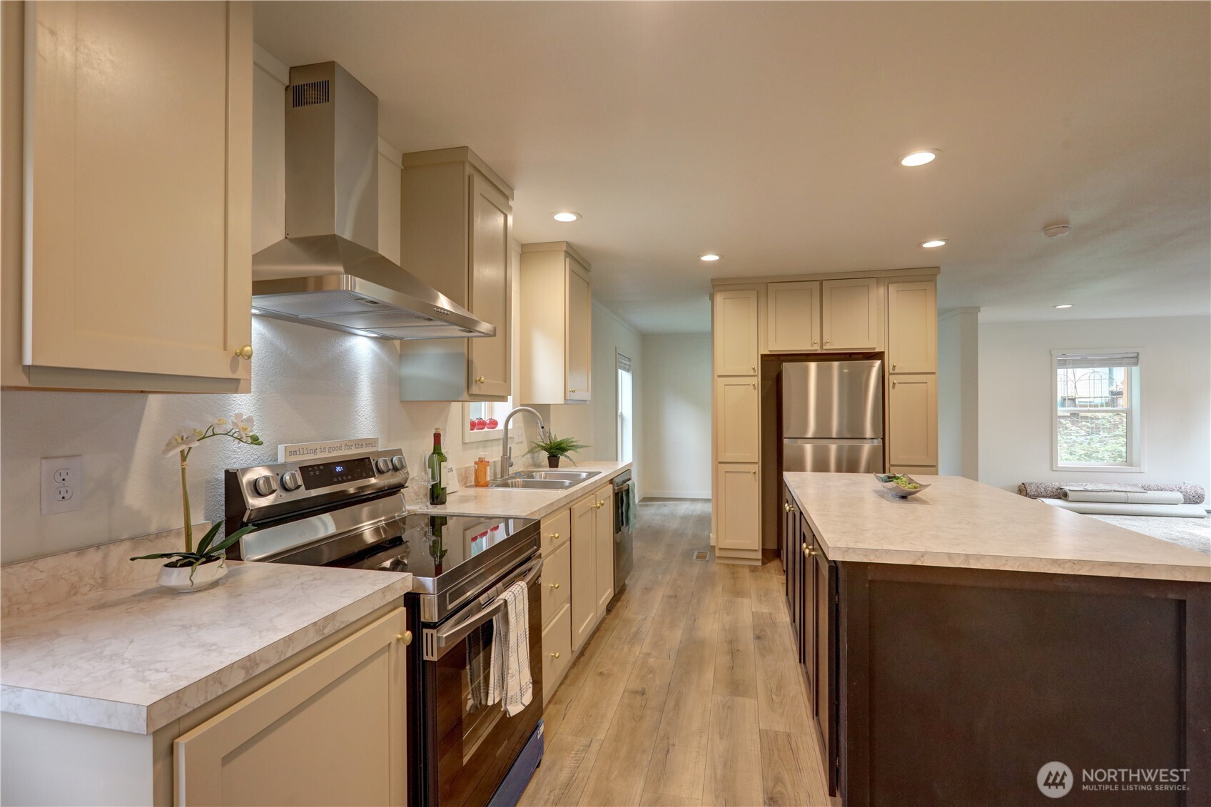 70 E Panorama Drive Property Photo 5