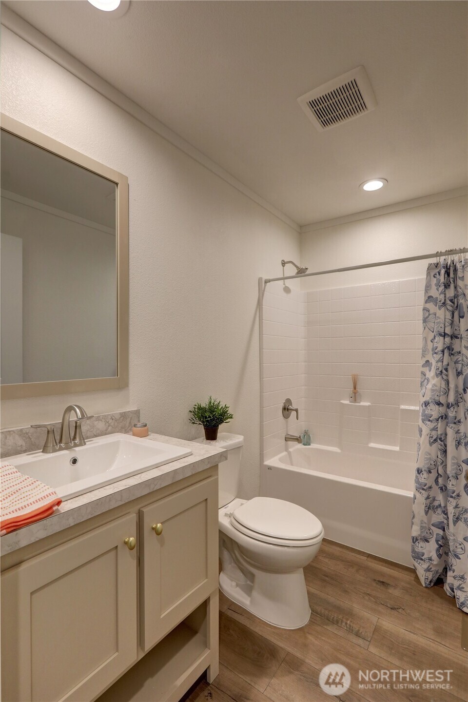 70 E Panorama Drive Property Photo 10