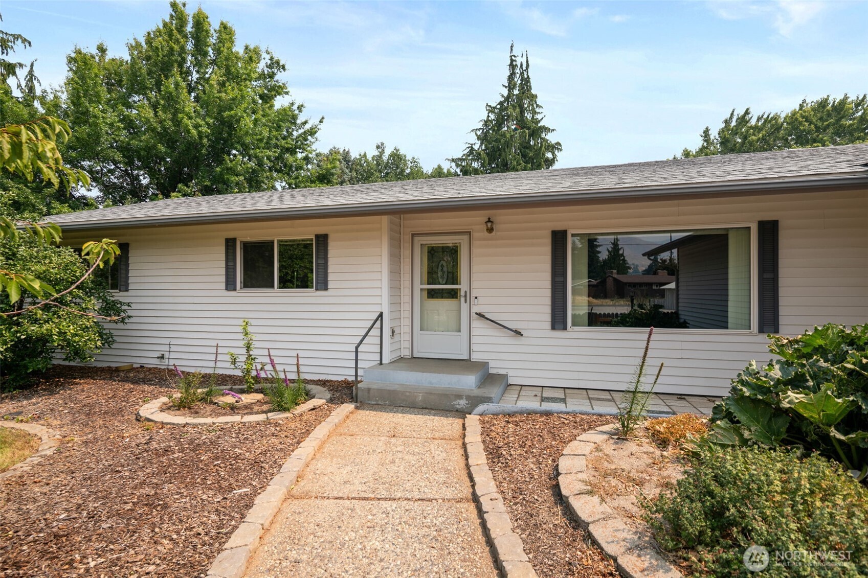 1809 Sorensen Ave Property Photo 5