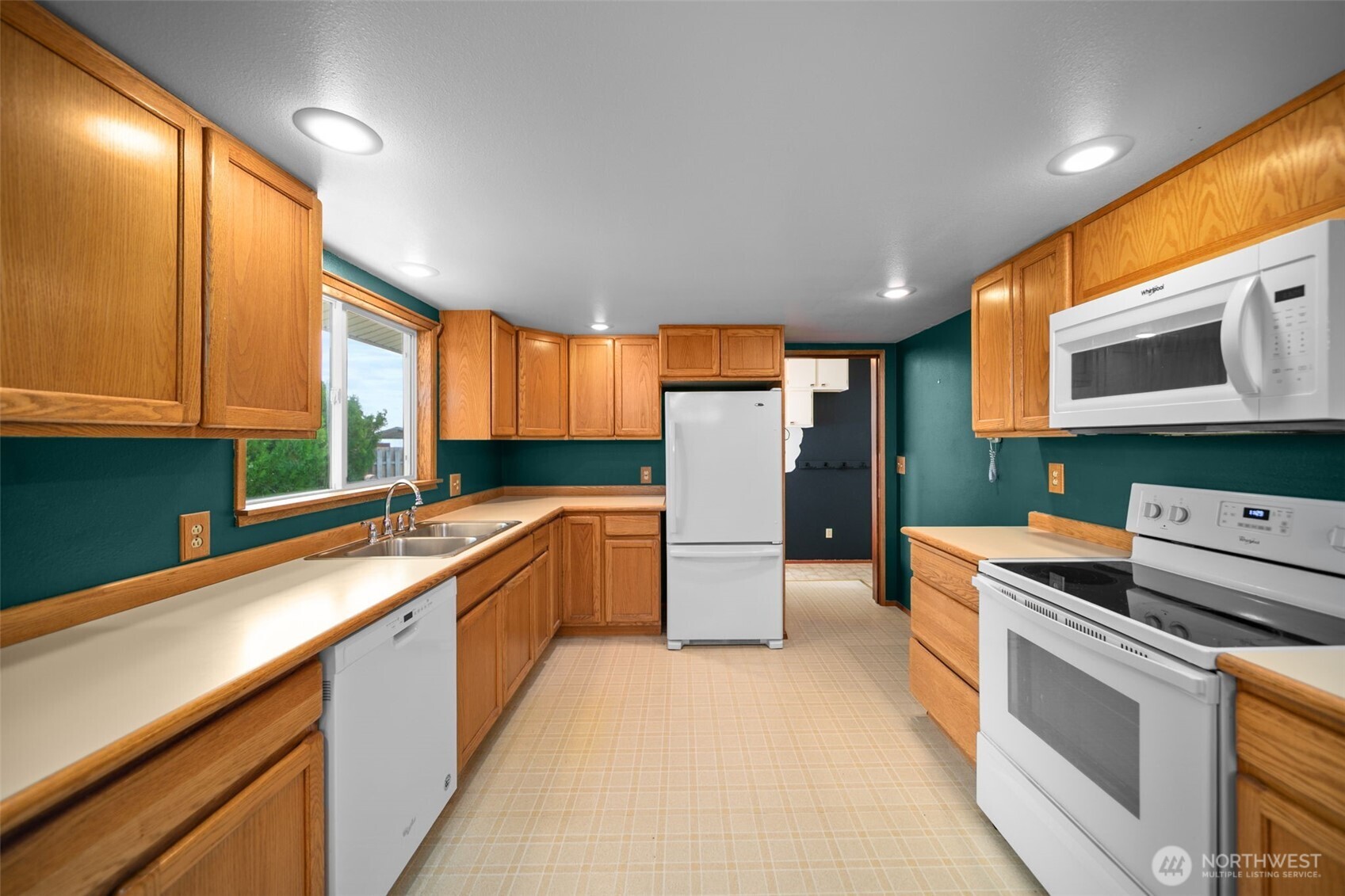 1809 Sorensen Ave Property Photo 12
