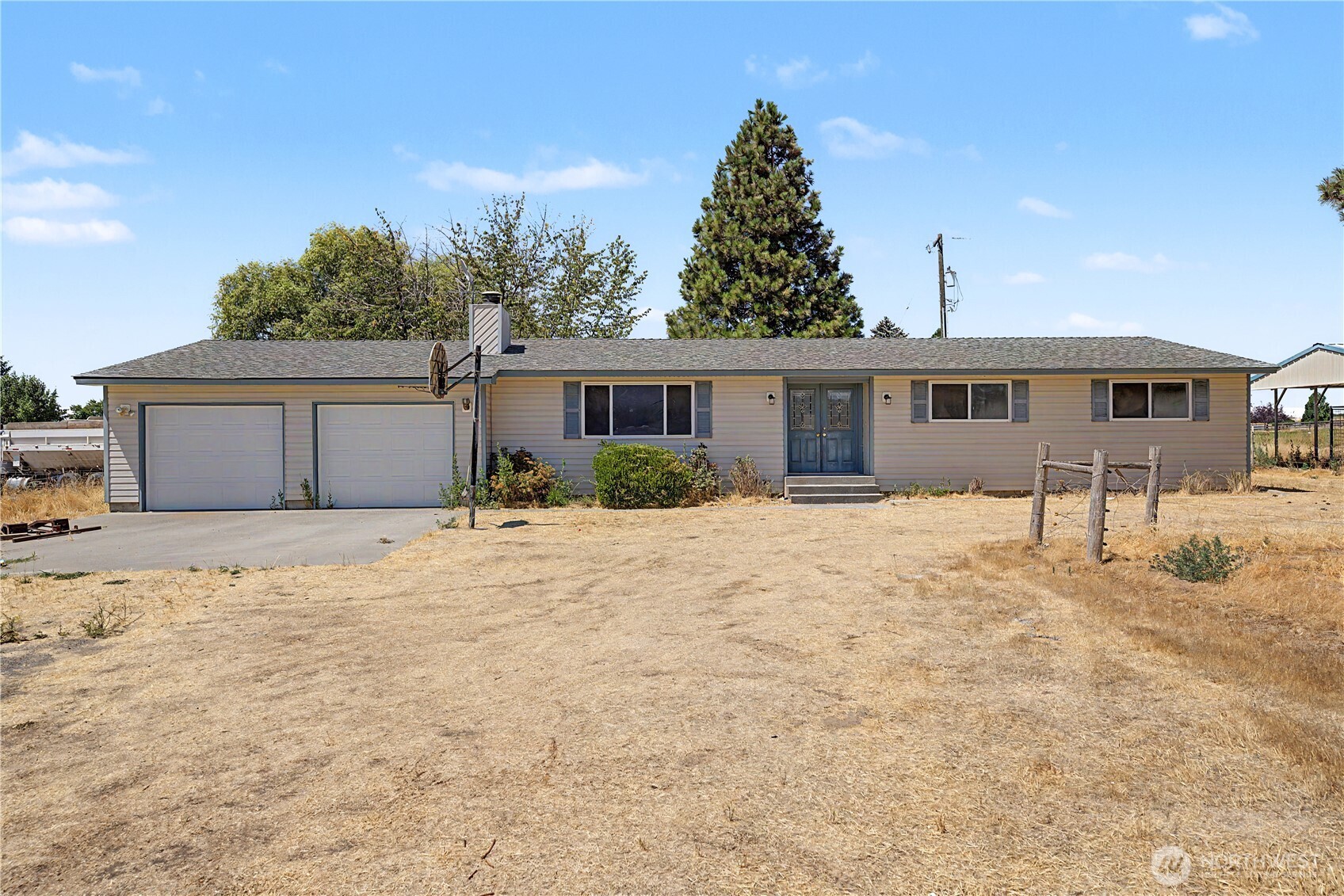 2027 W Atkinson Road Property Photo 1