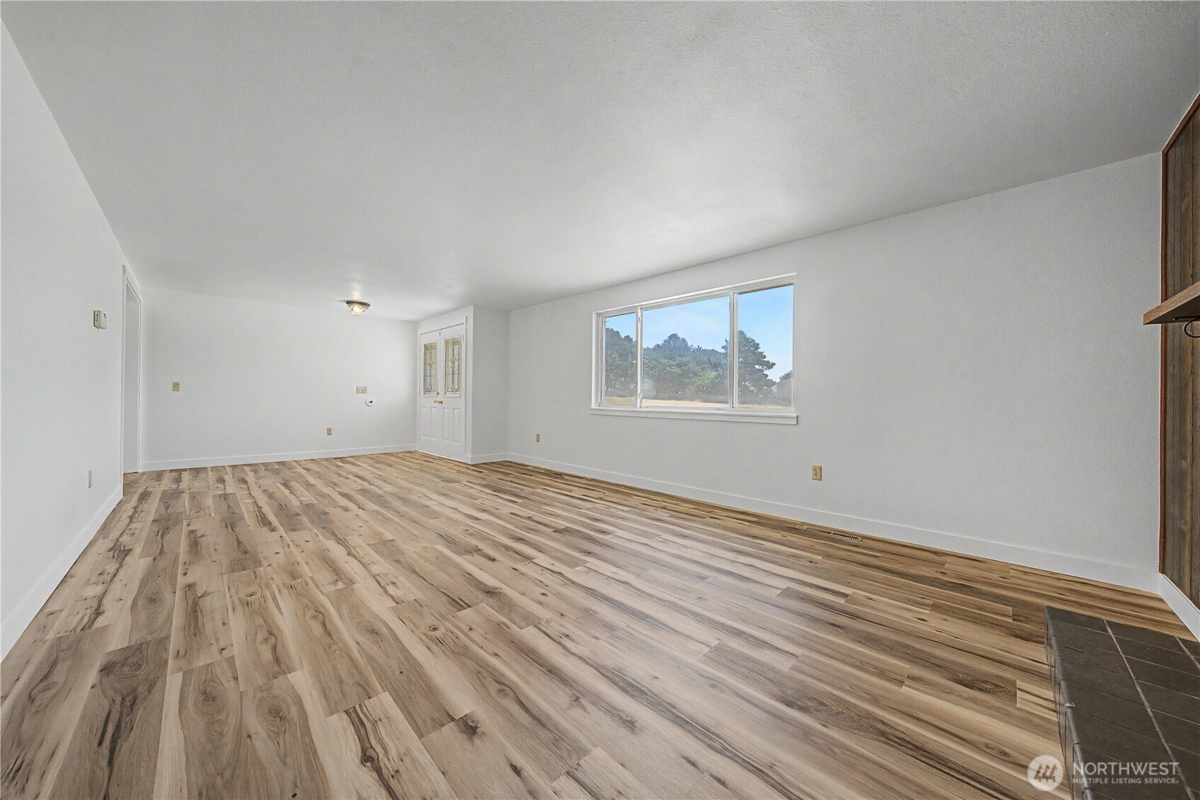 2027 W Atkinson Road Property Photo 7