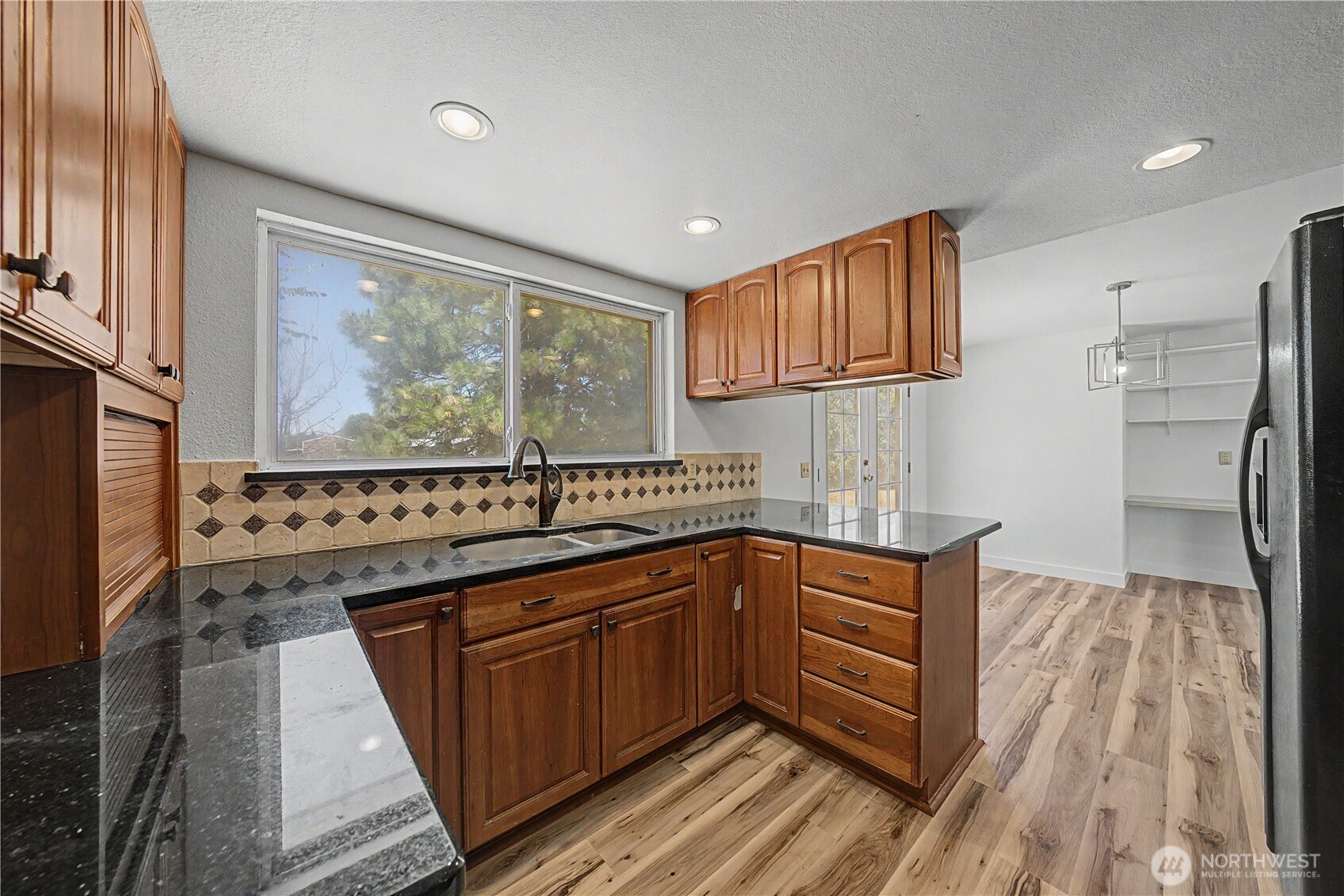 2027 W Atkinson Road Property Photo 17