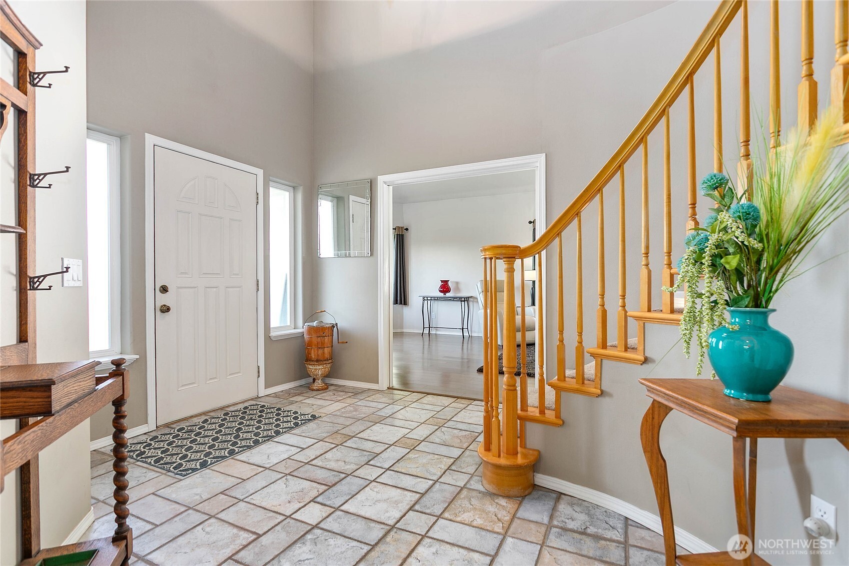 2455 Lee Way Property Photo 3