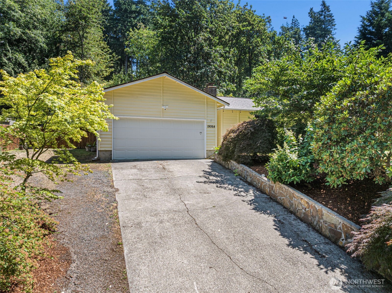 19064 10th Avenue Property Photo 5