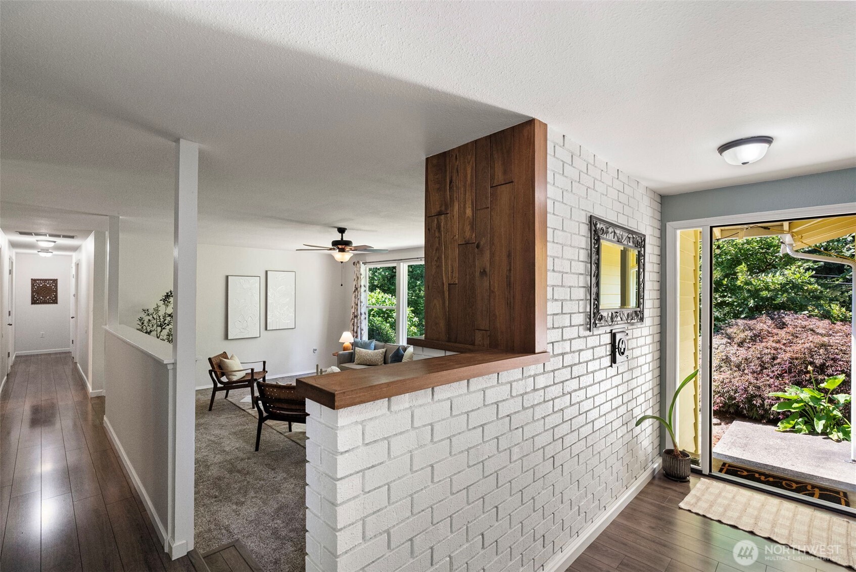 19064 10th Avenue Property Photo 6