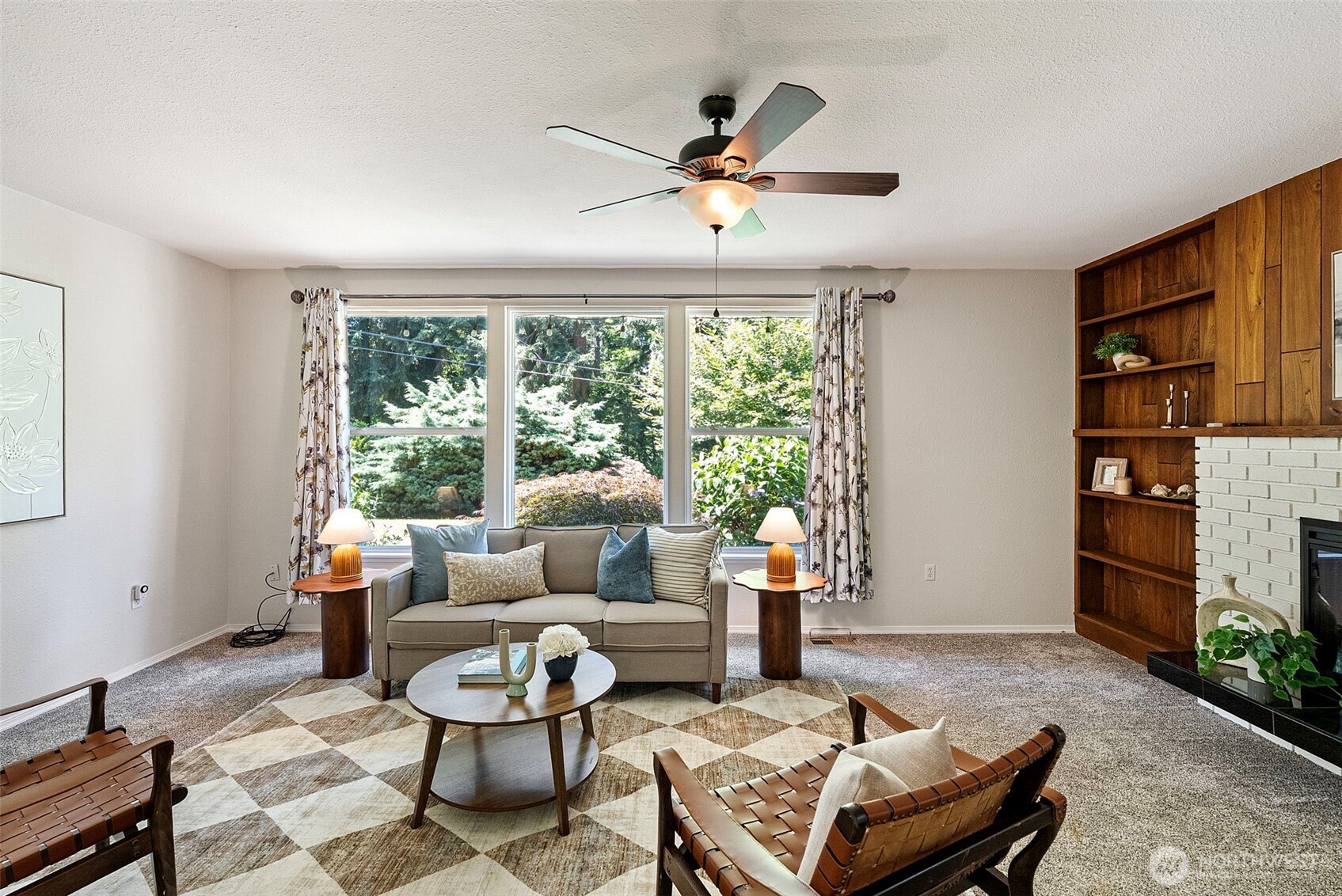19064 10th Avenue Property Photo 8