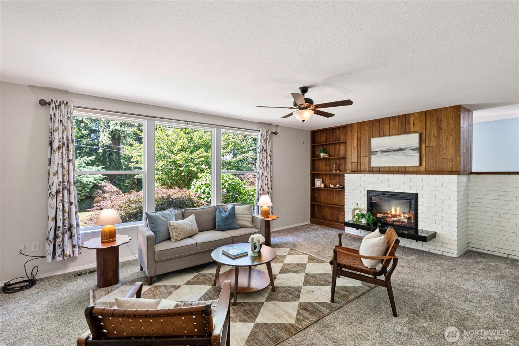 19064 10th Avenue Property Photo 9