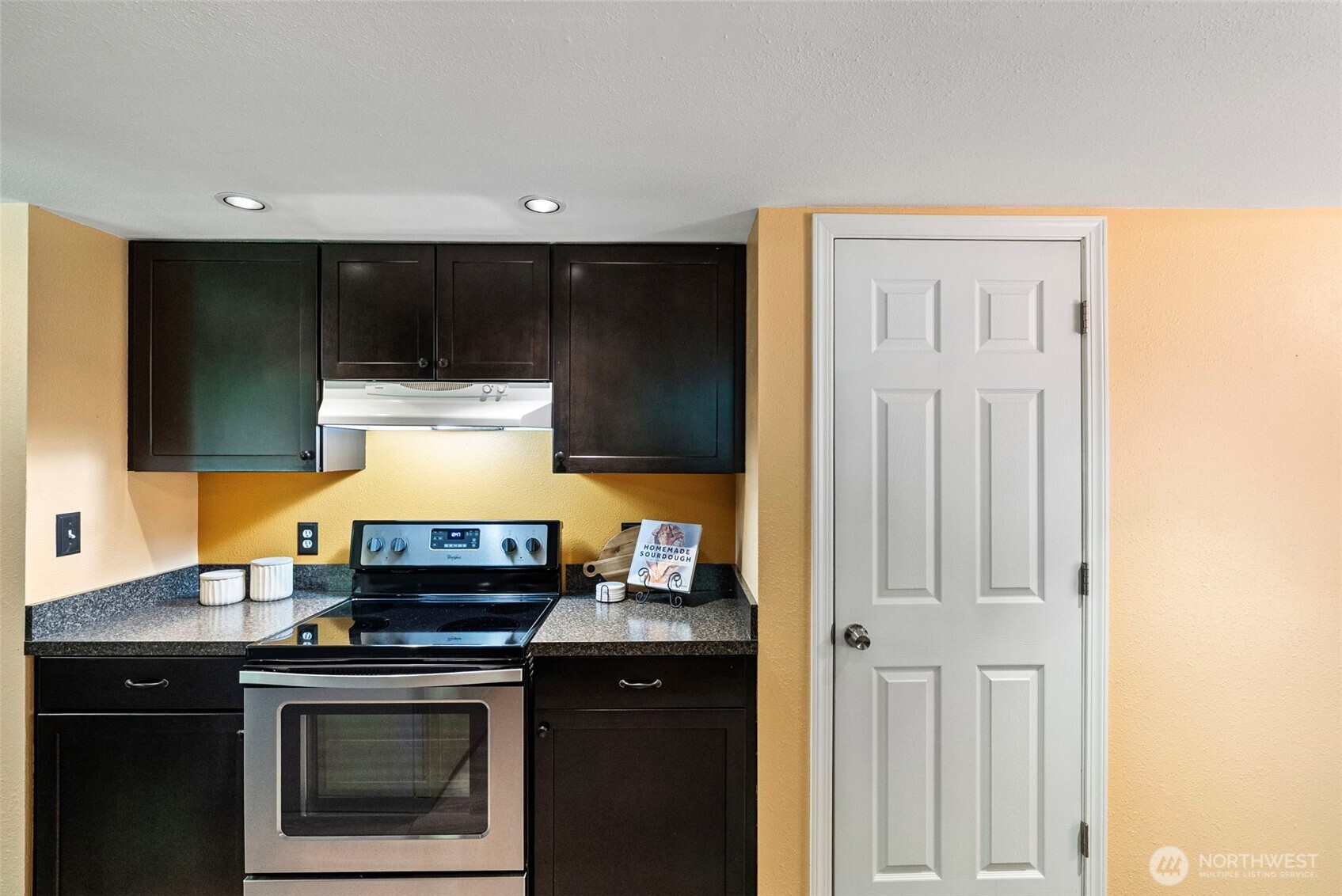 19064 10th Avenue Property Photo 14