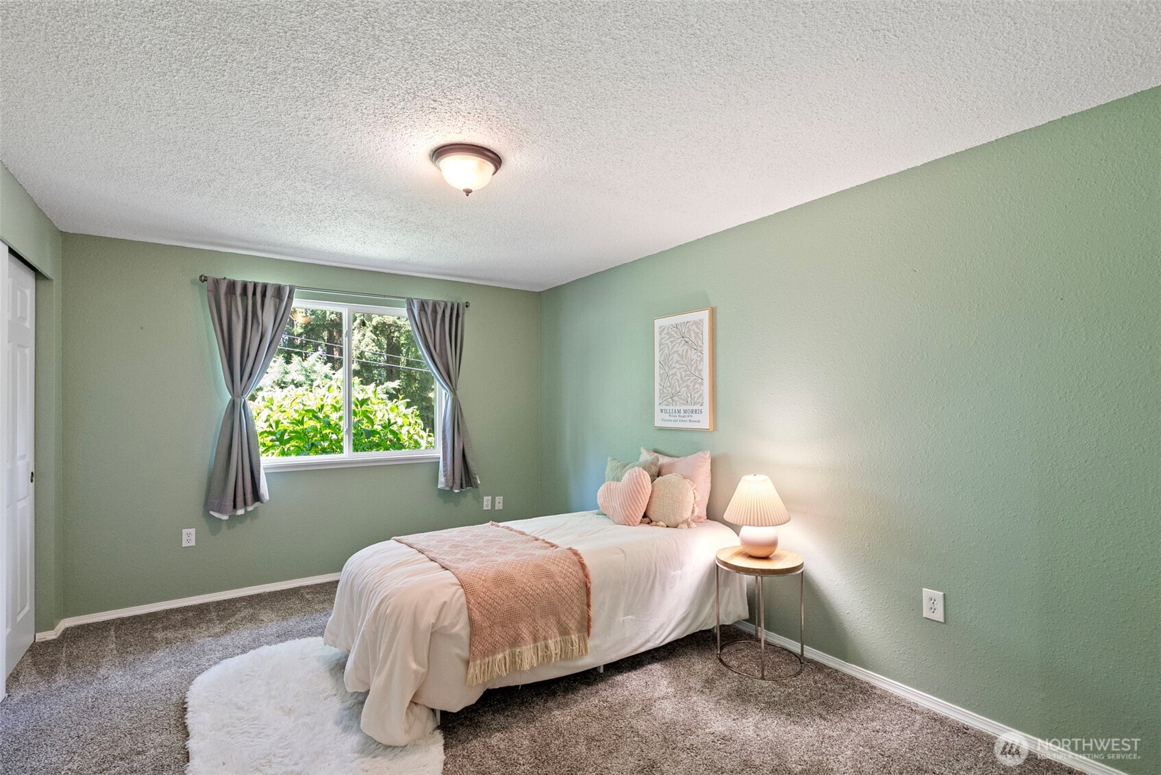19064 10th Avenue Property Photo 24