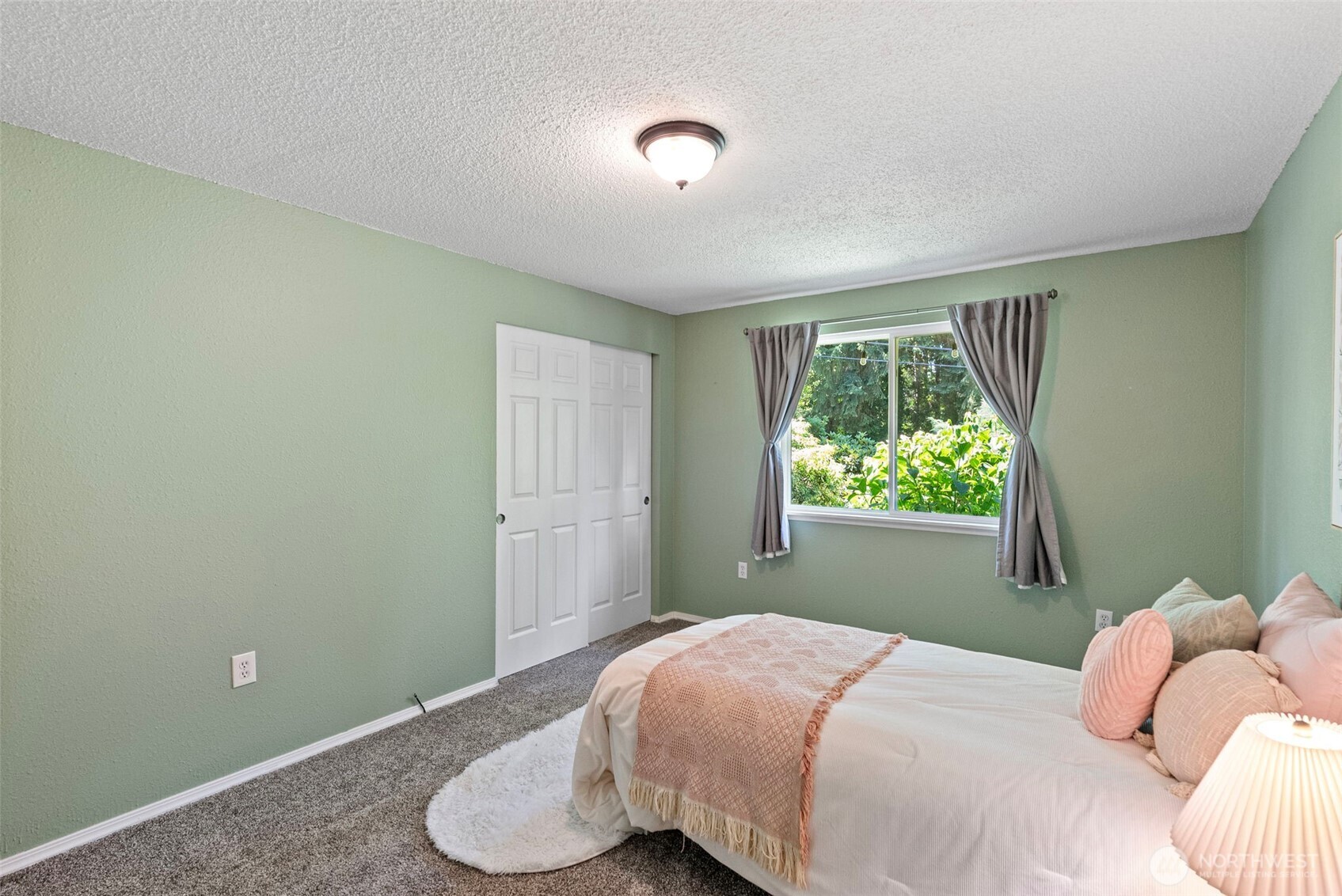 19064 10th Avenue Property Photo 25