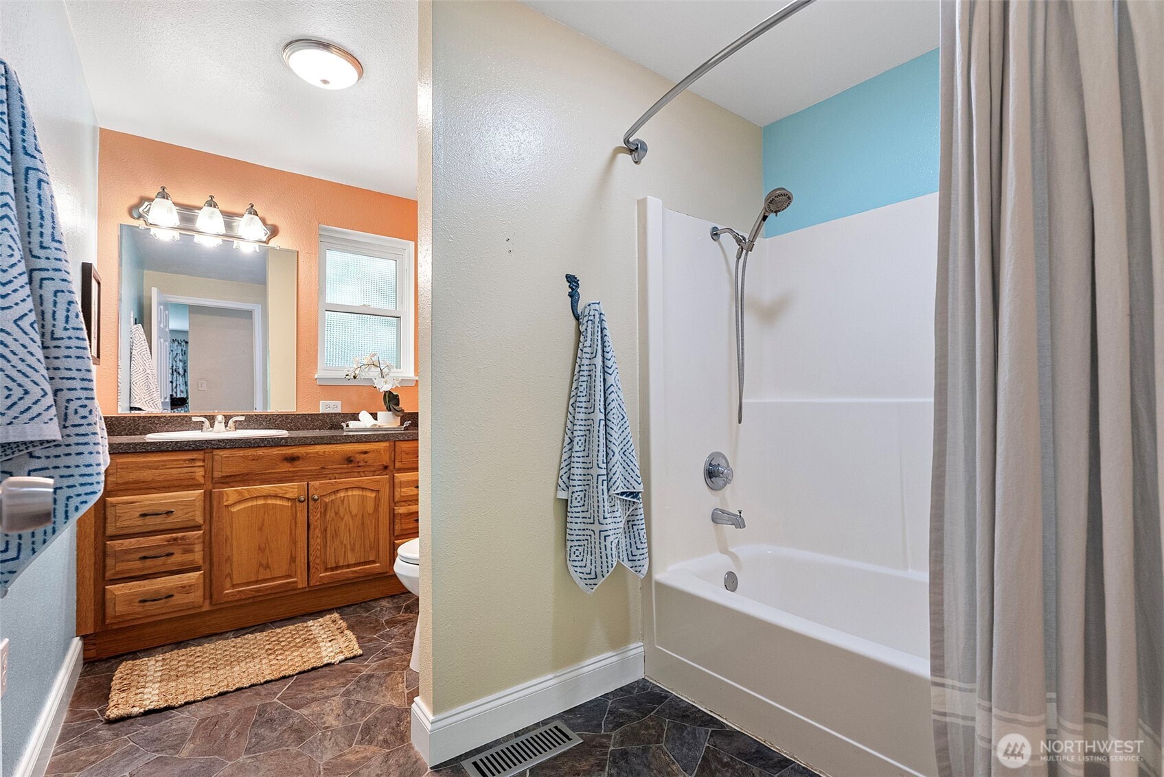 19064 10th Avenue Property Photo 26