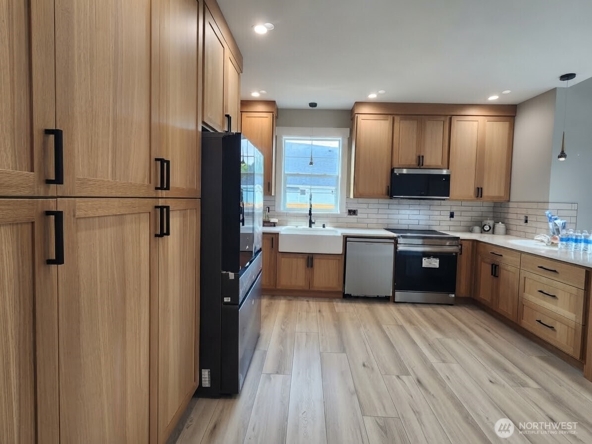 446 Salina Cruz Avenue Property Photo 3