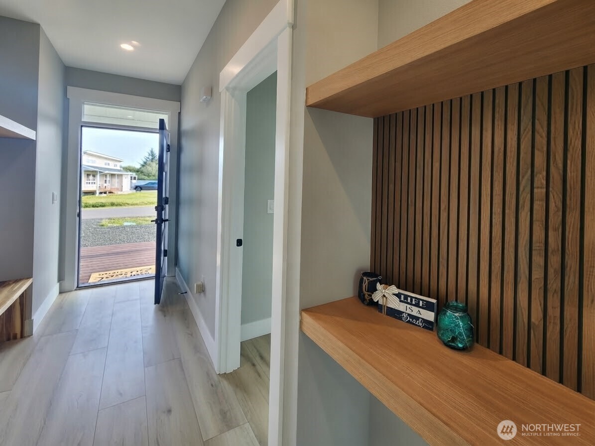 446 Salina Cruz Avenue Property Photo 14