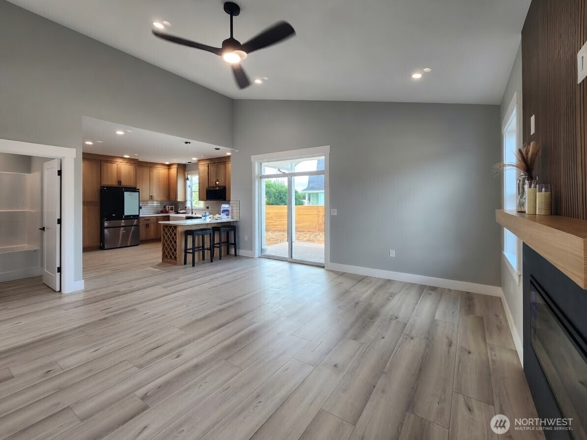 446 Salina Cruz Avenue Property Photo 20