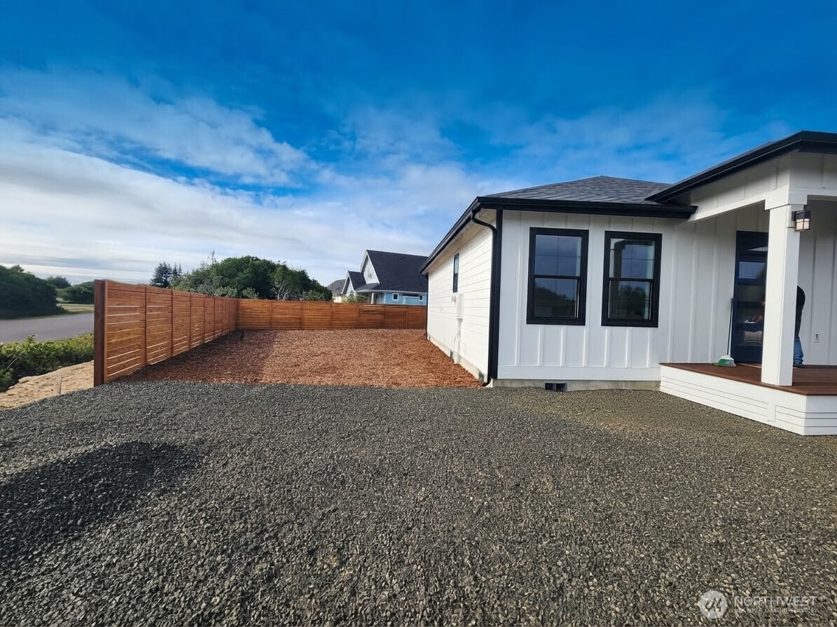 446 Salina Cruz Avenue Property Photo 29