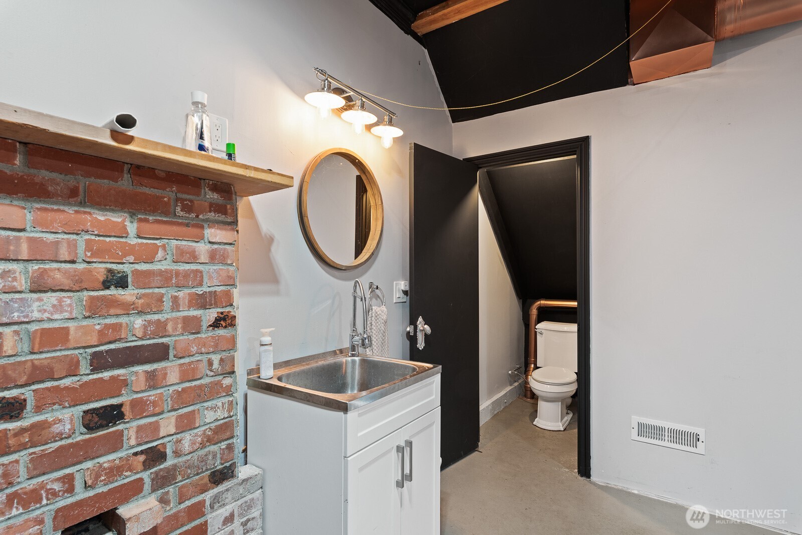6818 Gibralter Place Property Photo 30