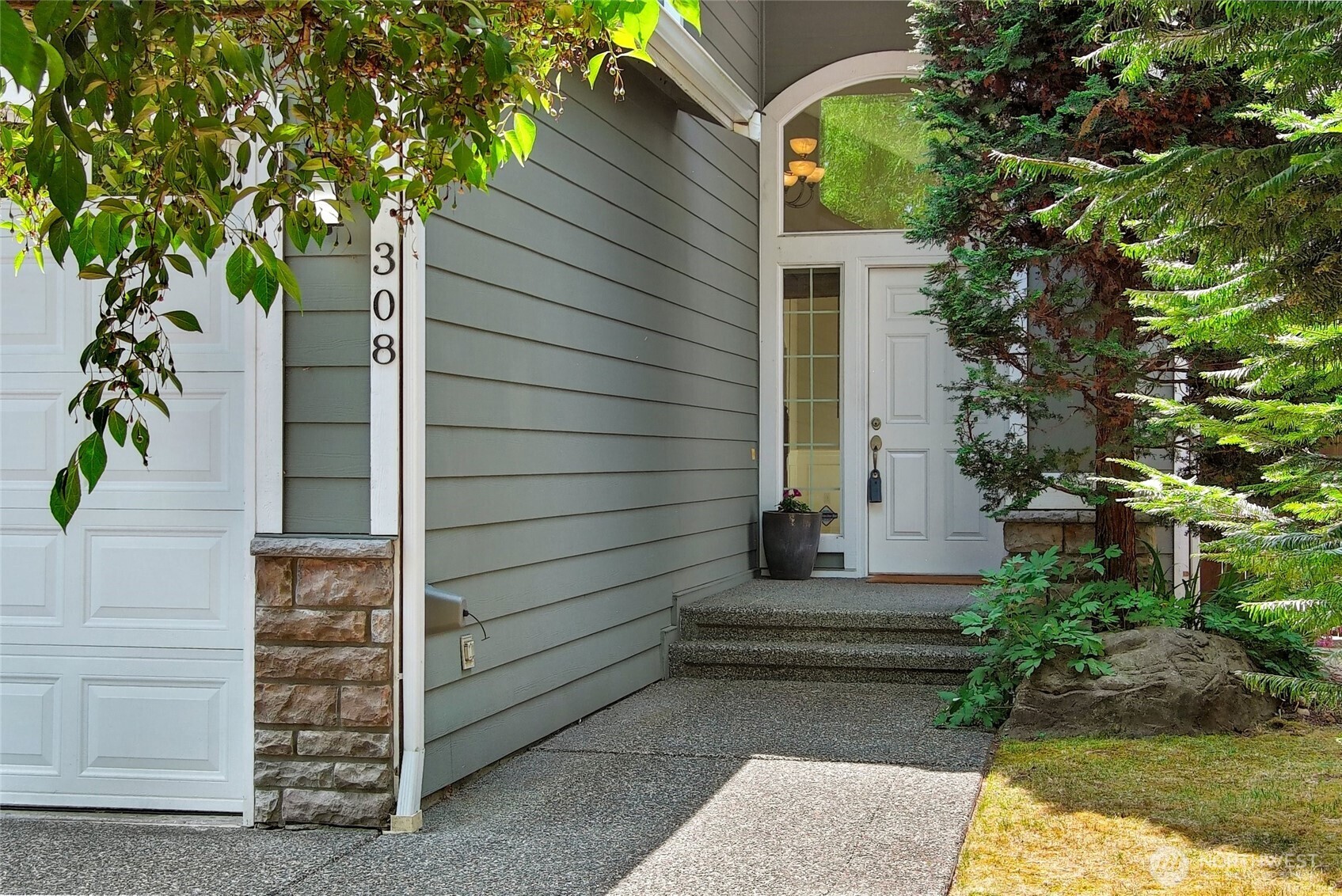 308 170th Place Property Photo 2