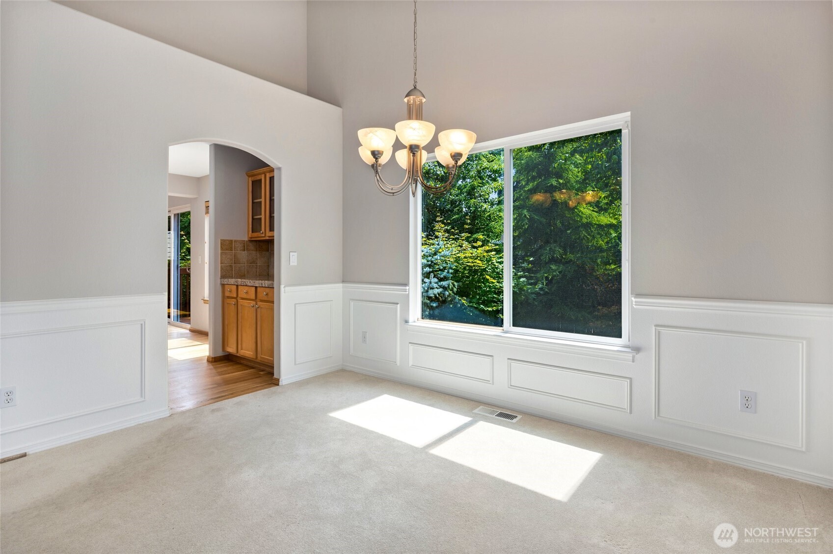 308 170th Place Property Photo 5