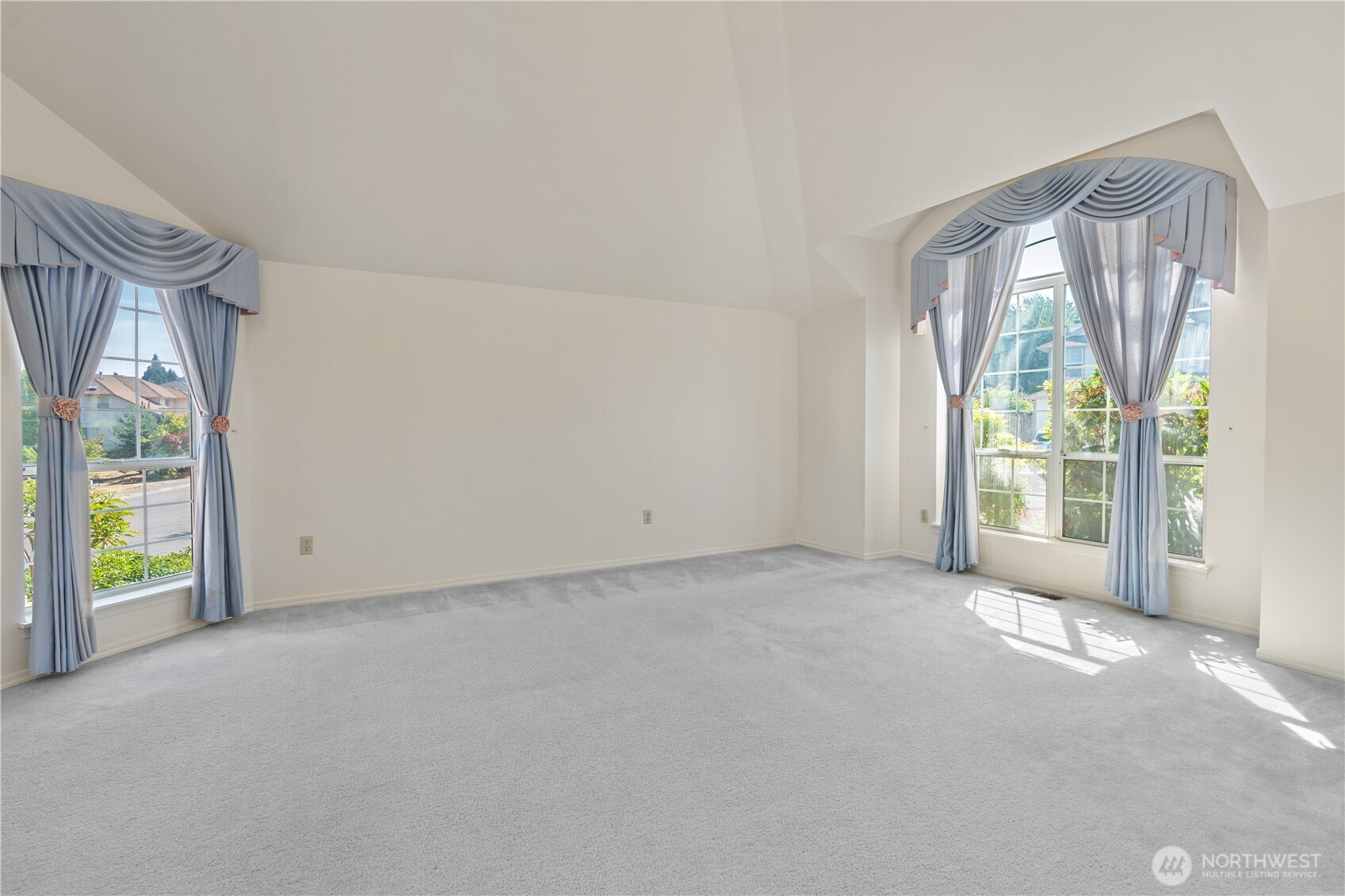 32708 19th Place Property Photo 4