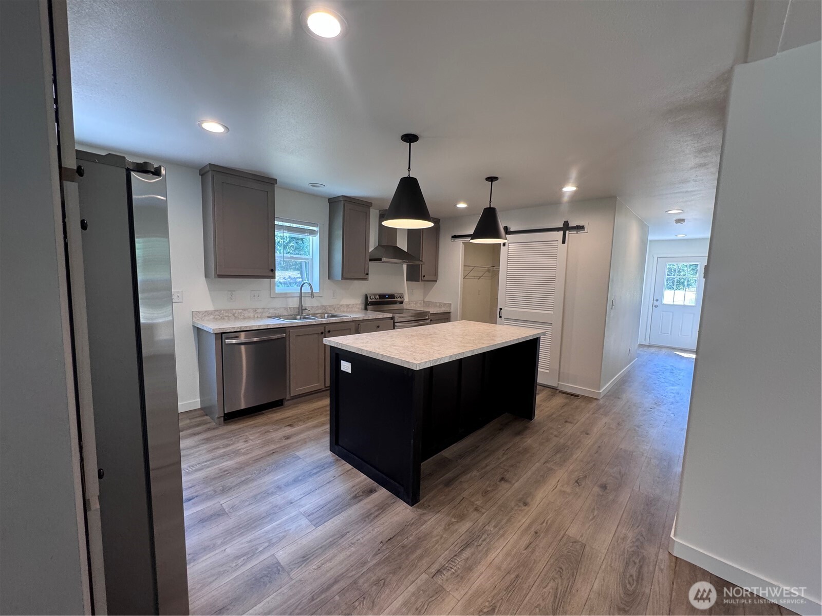 14011 123rd Avenue Property Photo 8