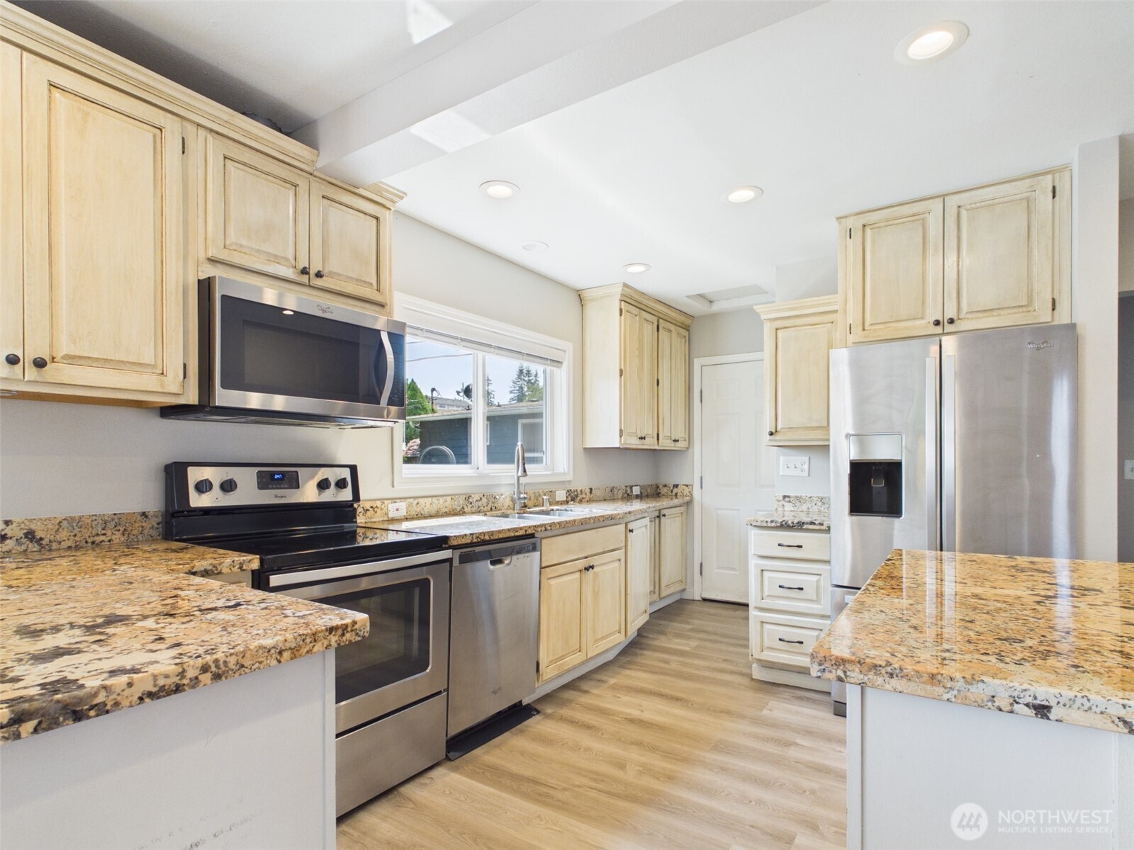 2906 16th Street Property Photo 10