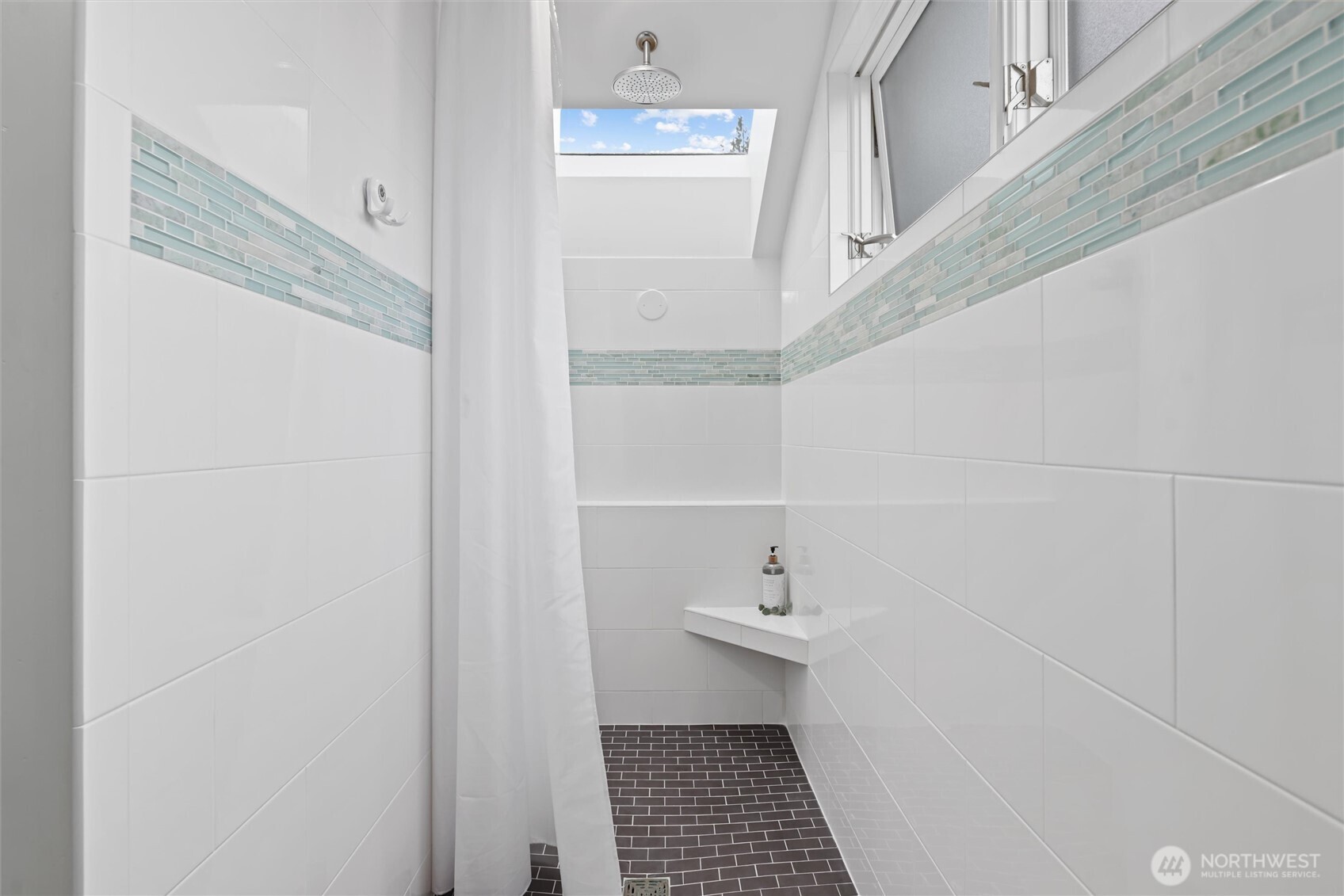1852 E Shelby Street Property Photo 16
