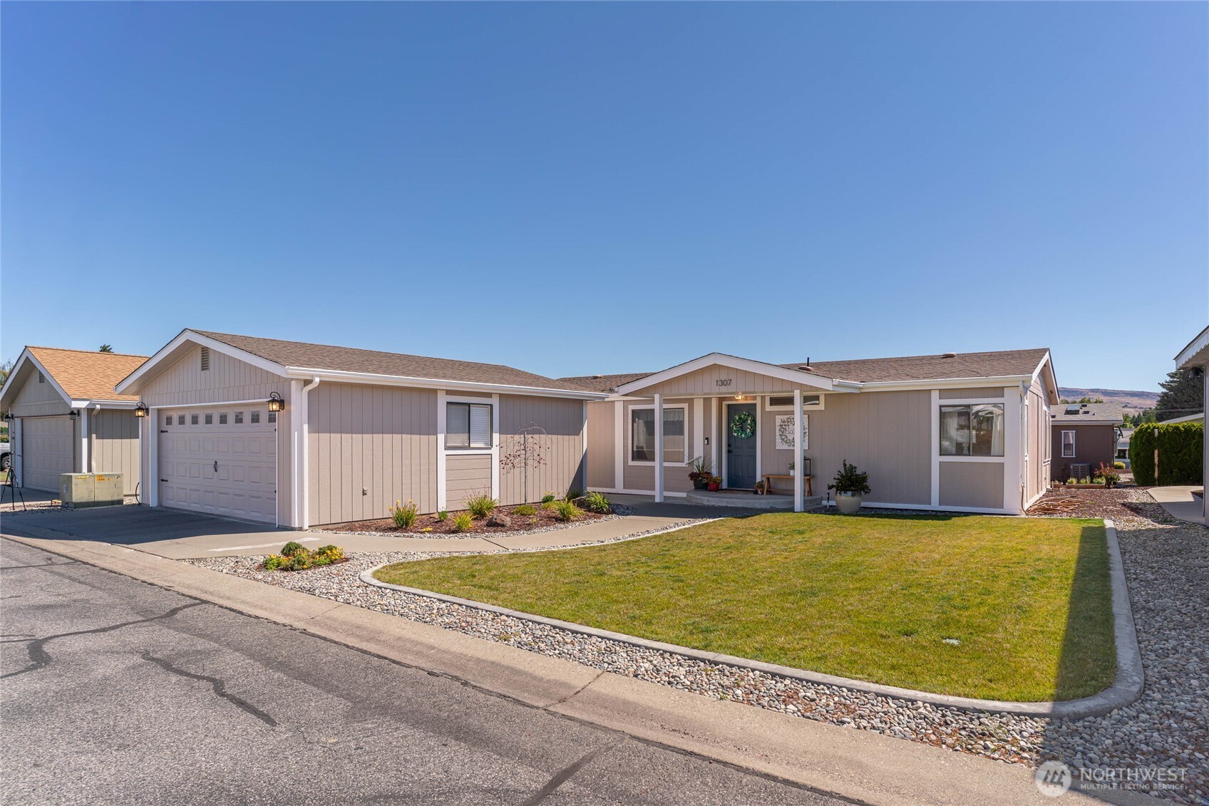 1307 Glacier Place 65 Property Photo 1